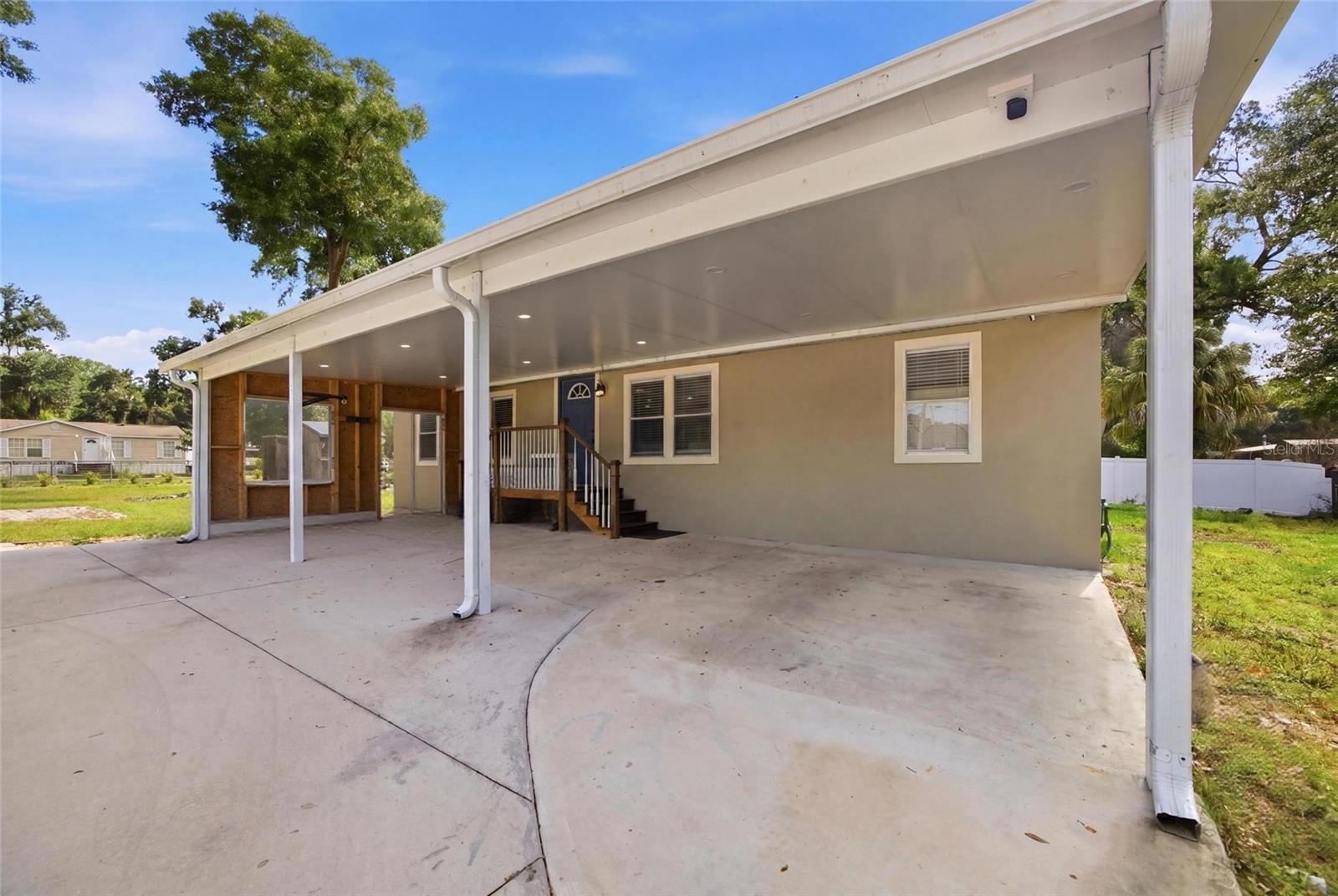 Image 3 of 35 For 11821 Grovewood Avenue