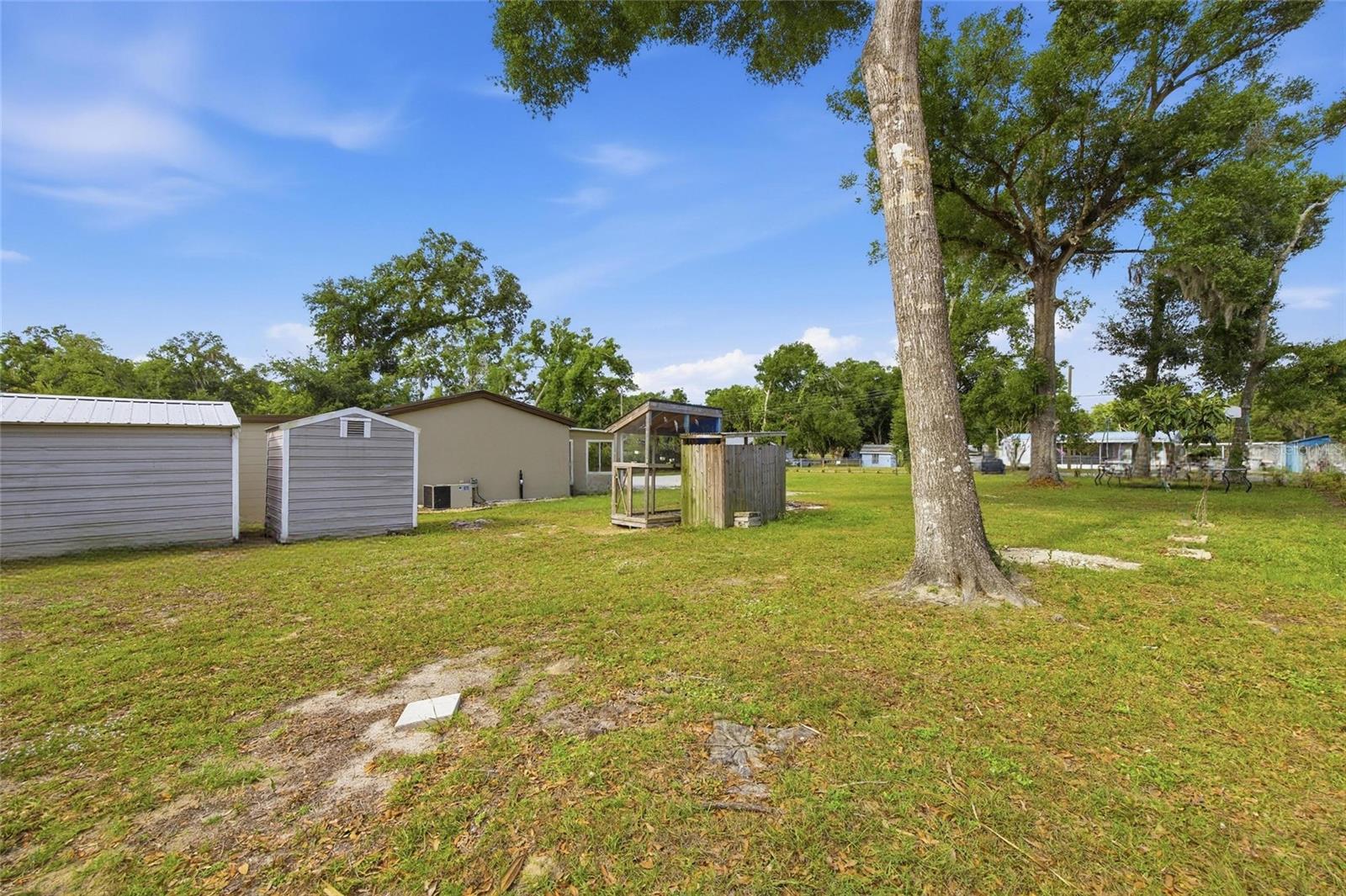 Image 32 of 35 For 11821 Grovewood Avenue