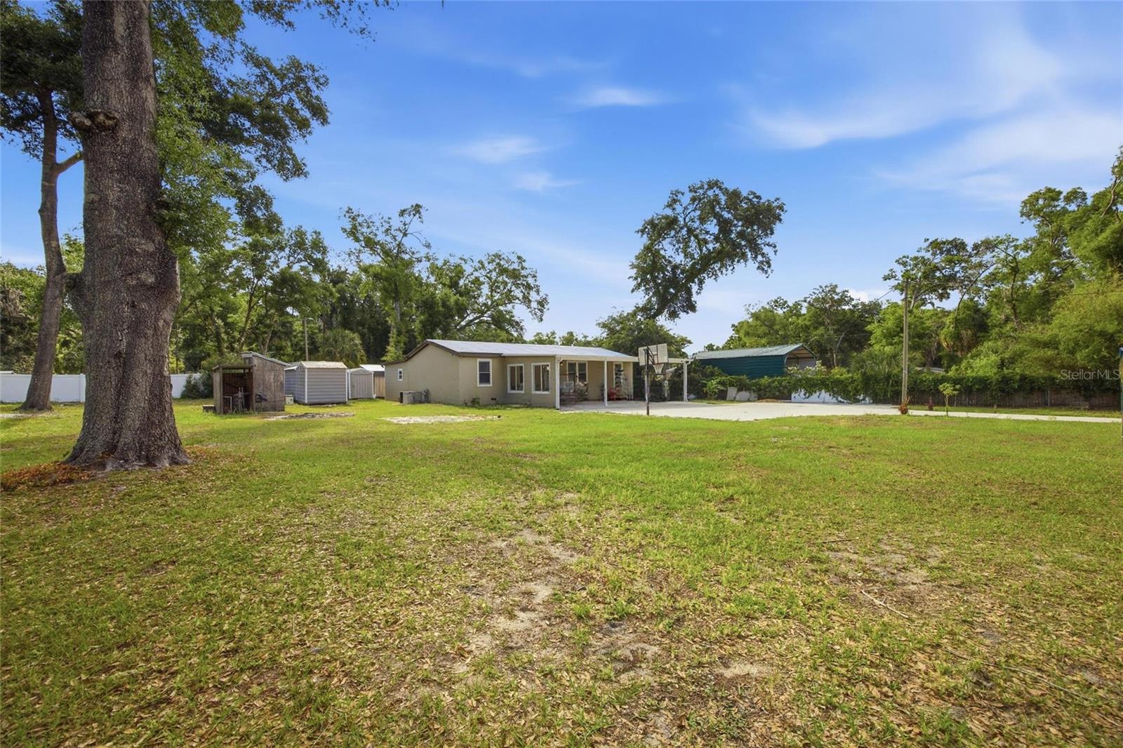 Image 33 of 35 For 11821 Grovewood Avenue