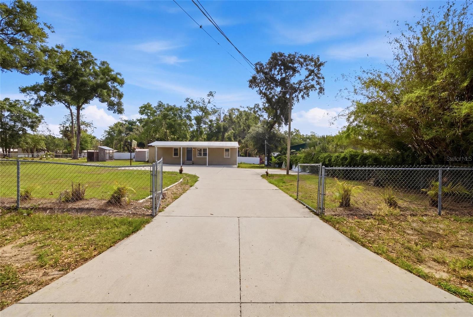 Image 34 of 35 For 11821 Grovewood Avenue