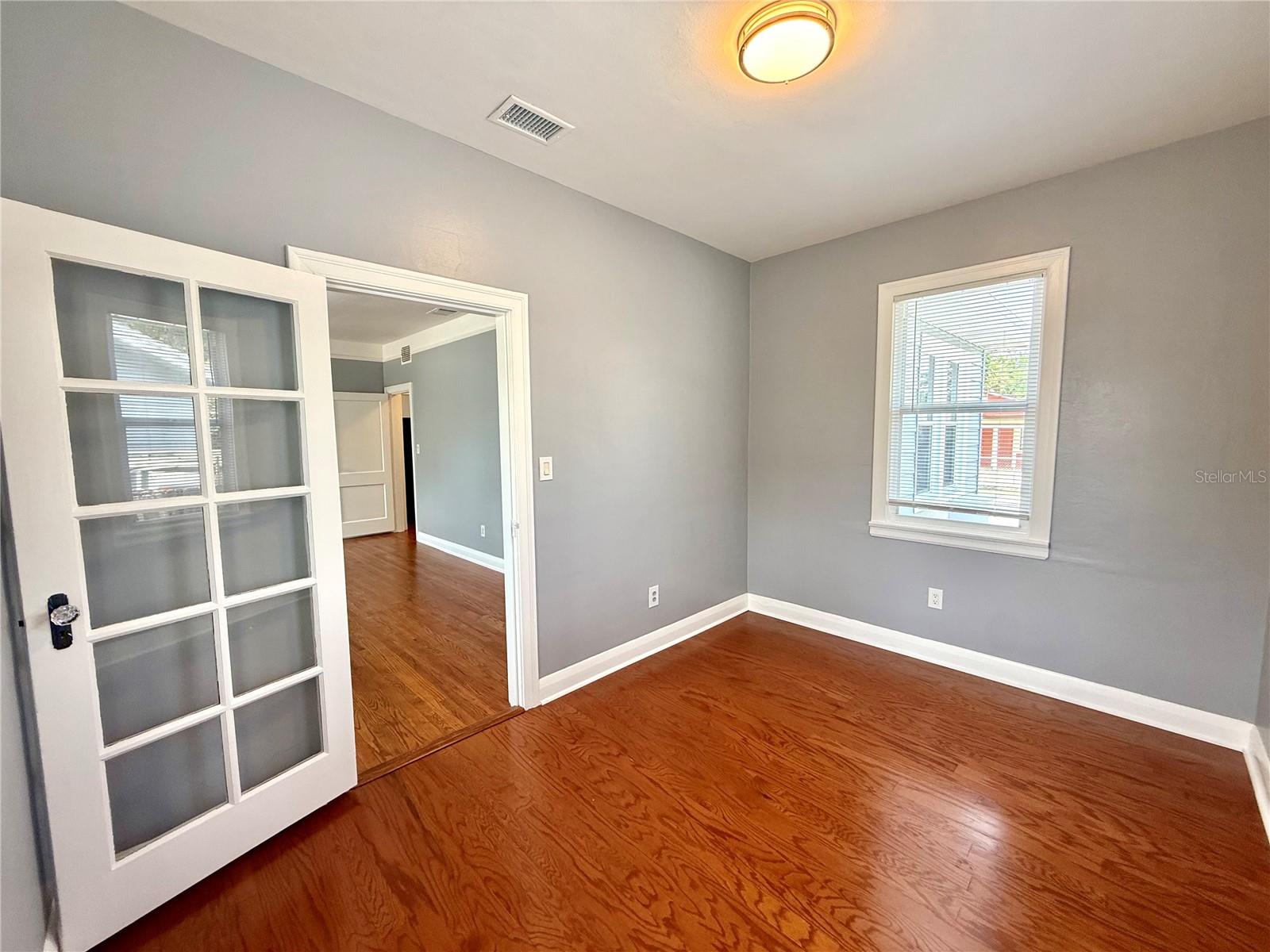 Image 11 of 24 For 2323 North B Street