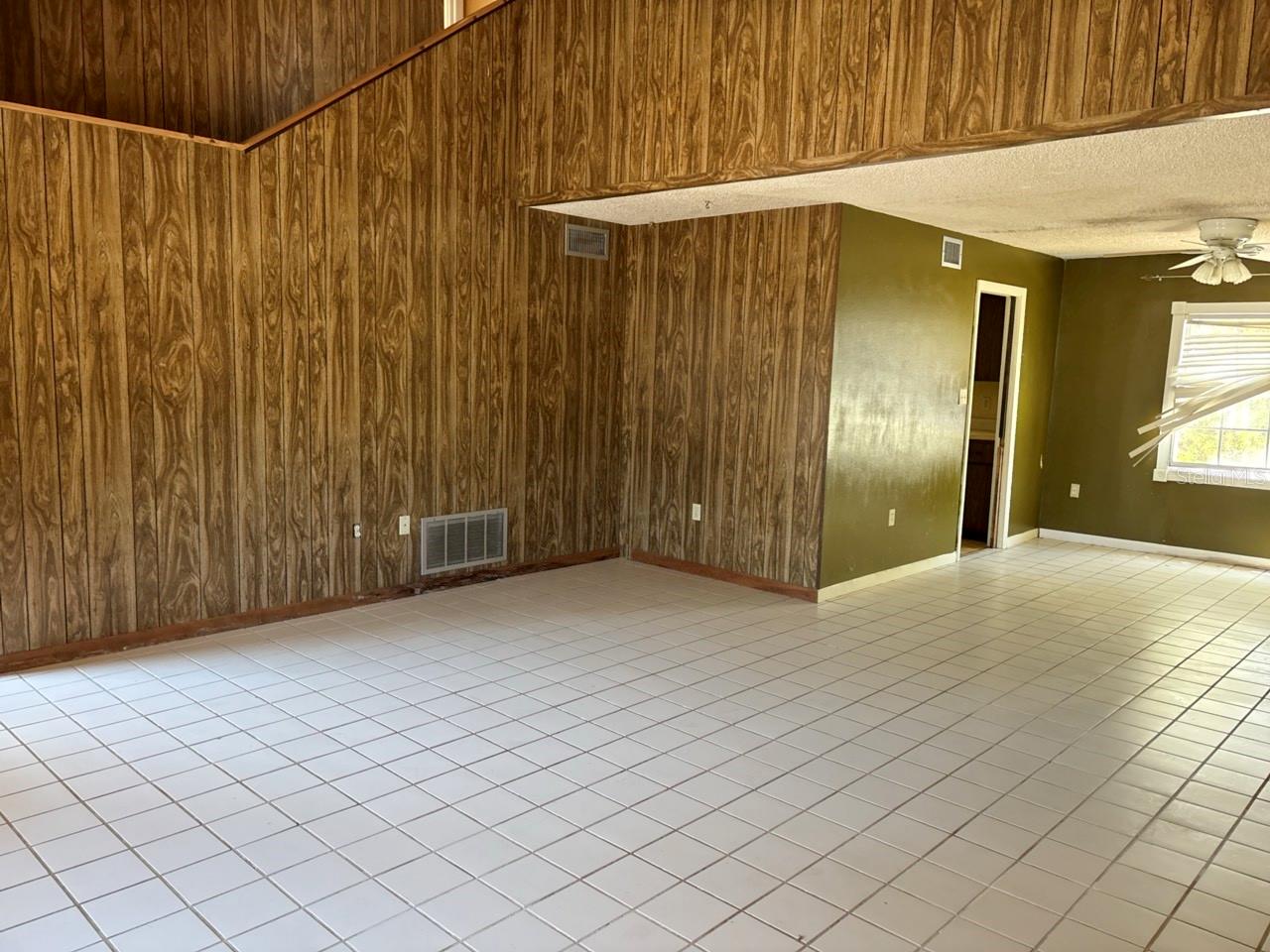 Image 2 of 19 For 5203 2nd Avenue Drive Nw