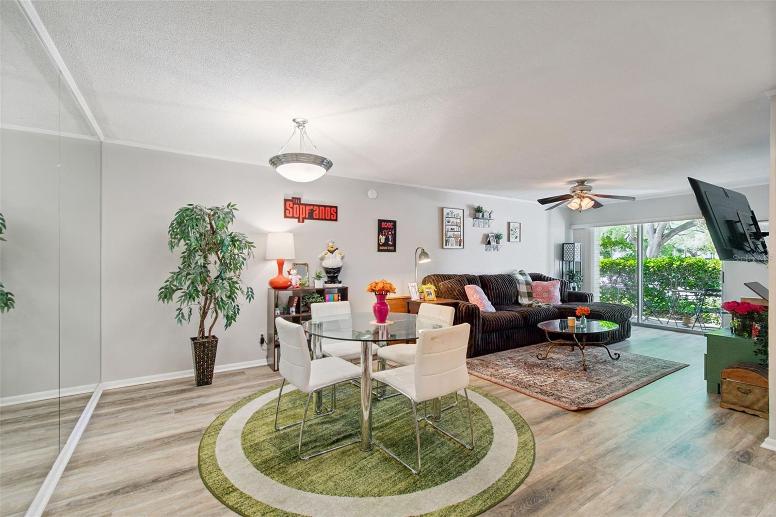 Image 3 of 33 For 3325 Bayshore Boulevard #d14