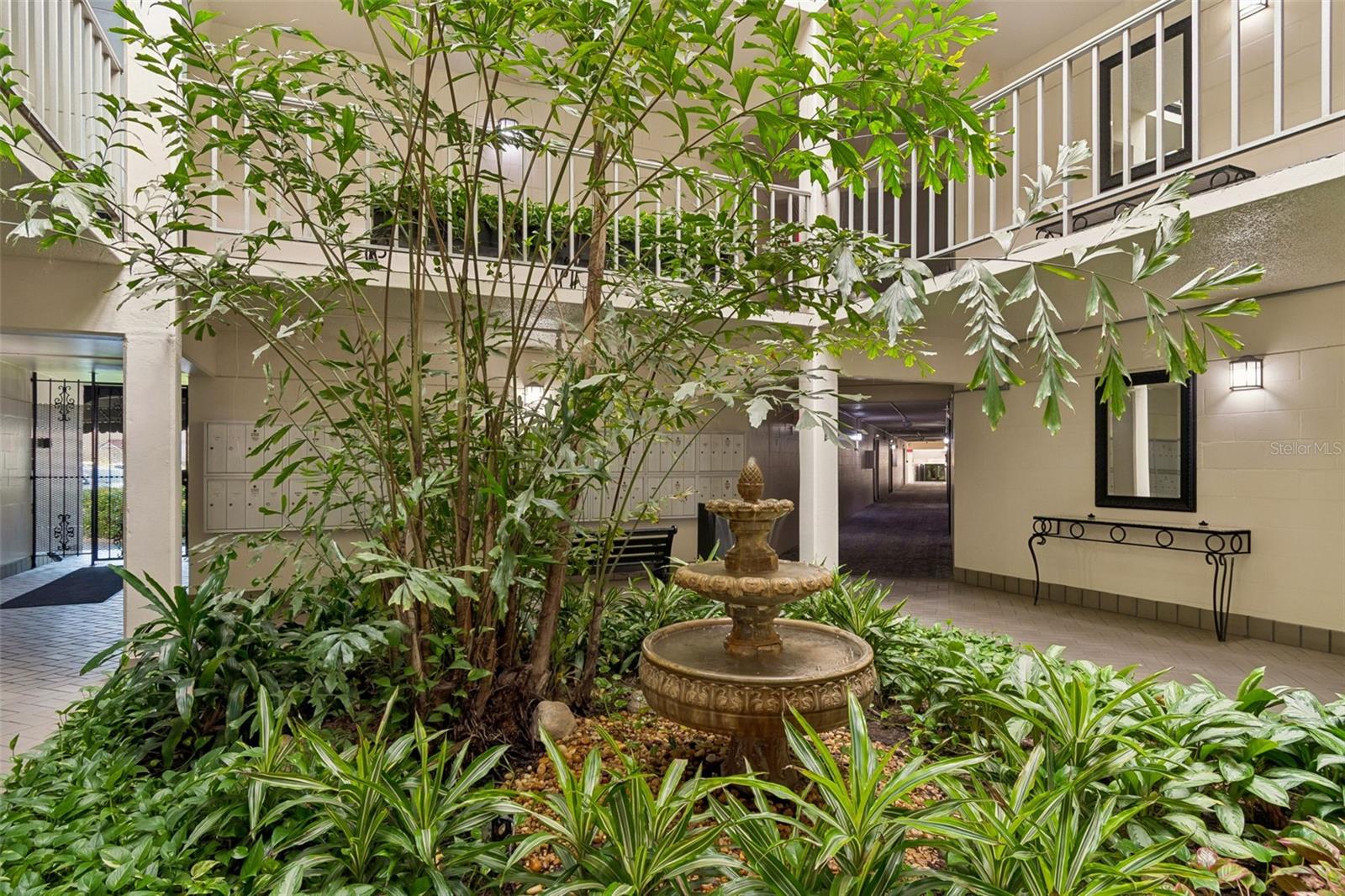 Image 32 of 33 For 3325 Bayshore Boulevard #d14