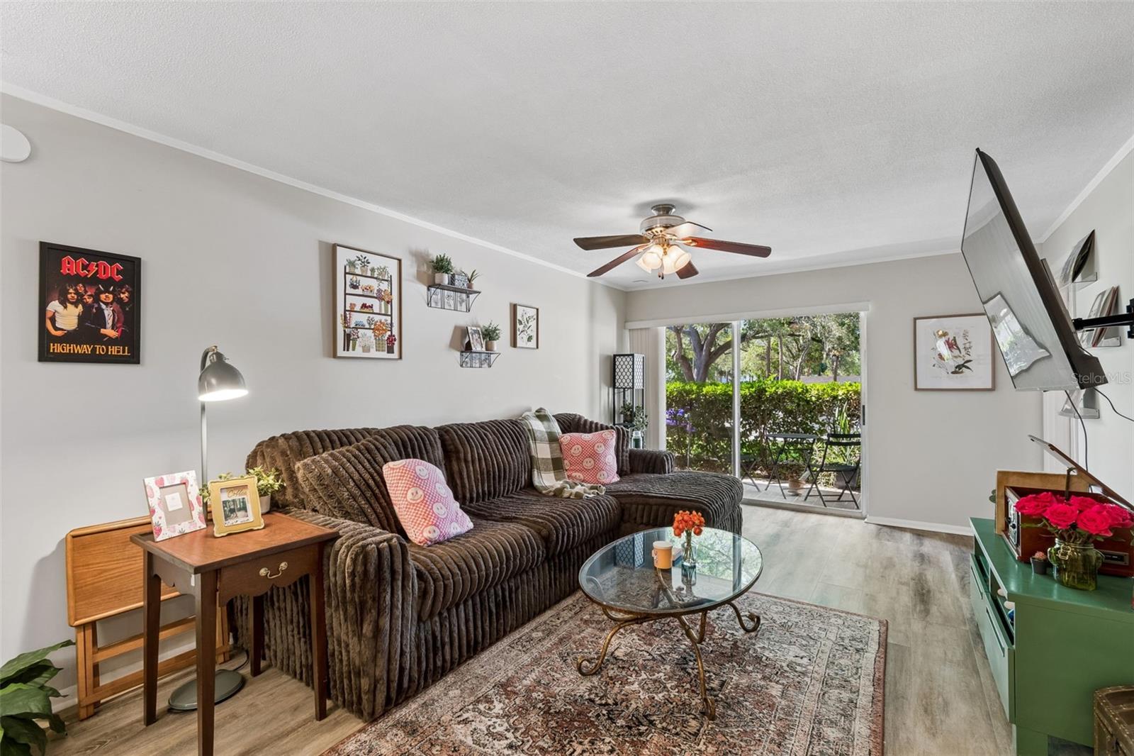 Image 5 of 33 For 3325 Bayshore Boulevard #d14