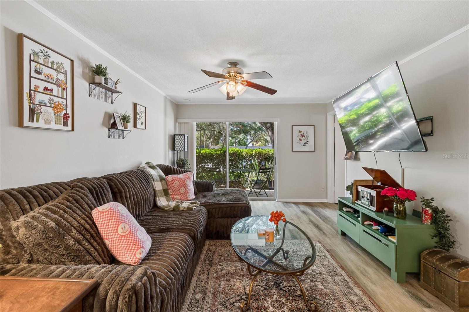 Image 6 of 33 For 3325 Bayshore Boulevard #d14