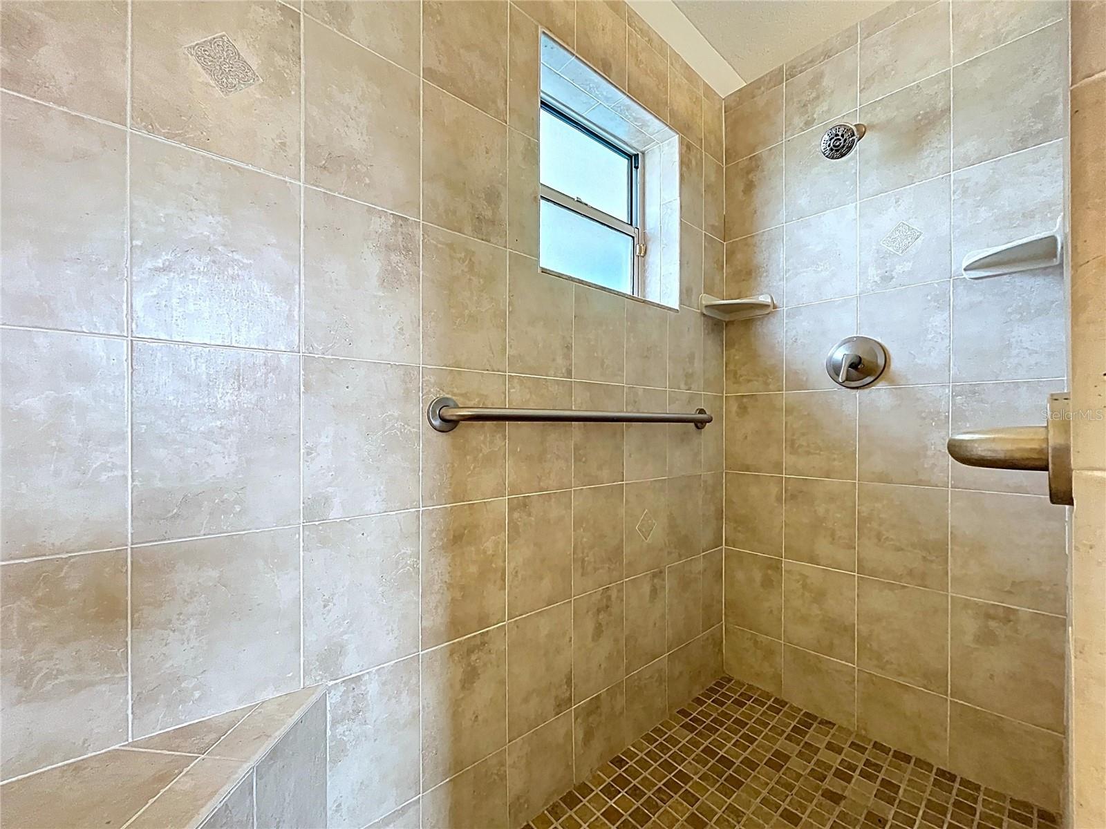Image 14 of 45 For 2360 Sutton Place