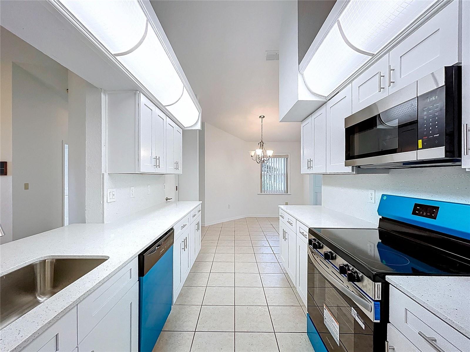 Image 19 of 45 For 2360 Sutton Place