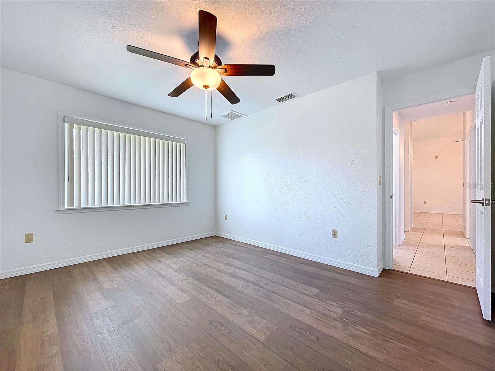 Image 31 of 45 For 2360 Sutton Place