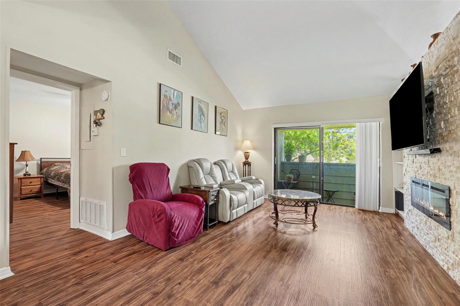Image 4 of 27 For 13507 Palmwood Lane 13507