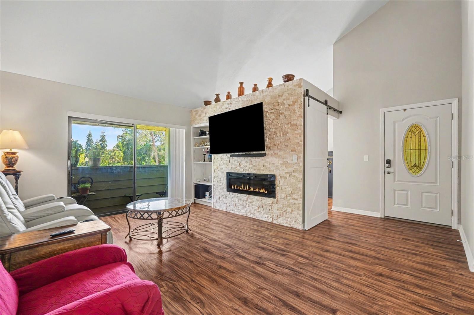 Image 7 of 27 For 13507 Palmwood Lane 13507