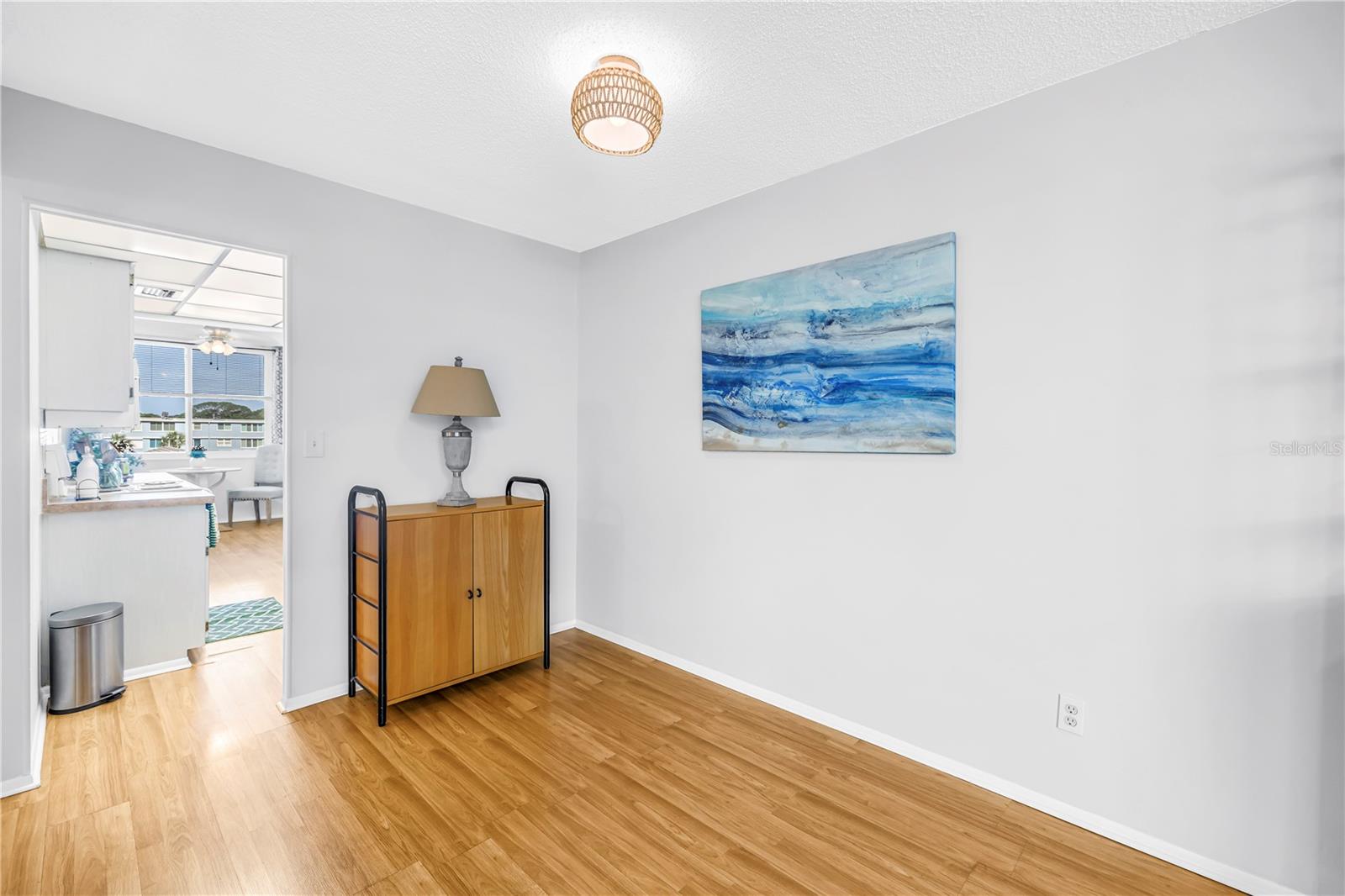 Image 10 of 36 For 4720 Locust Street Ne 318