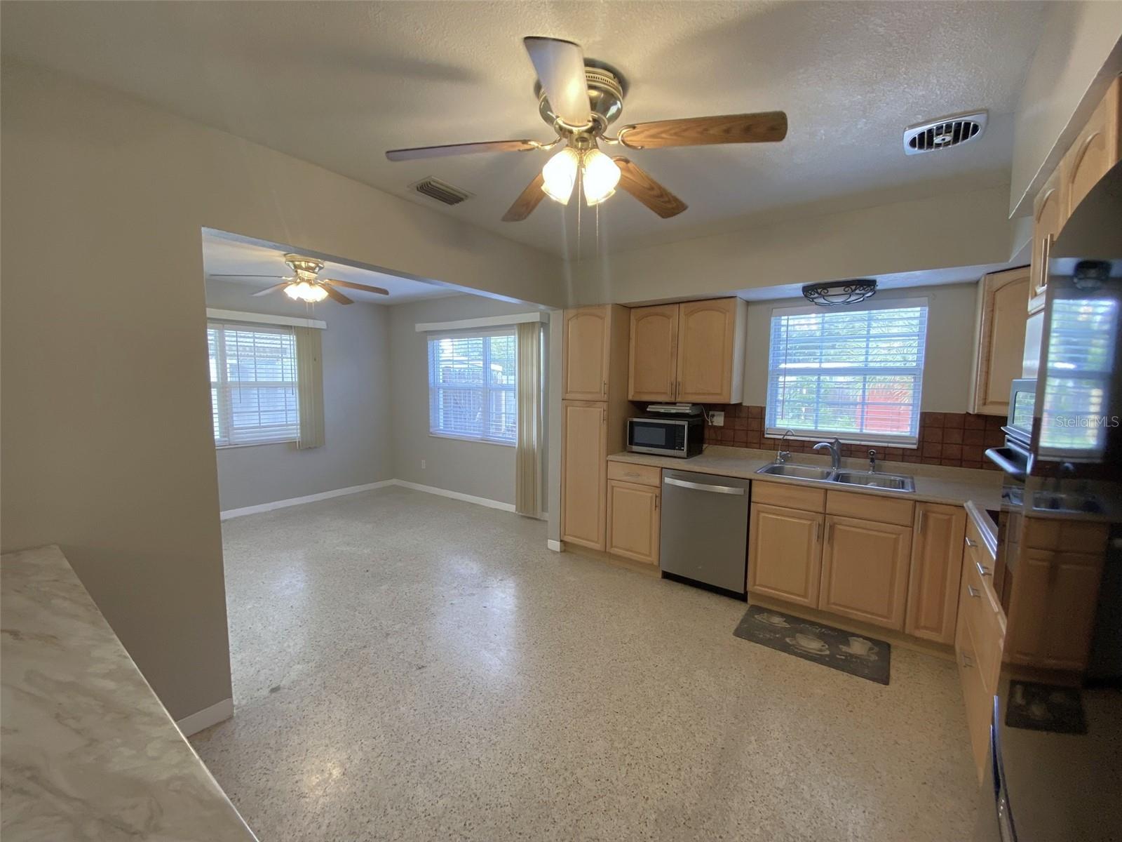 Image 13 of 68 For 5545 3rd Ave N
