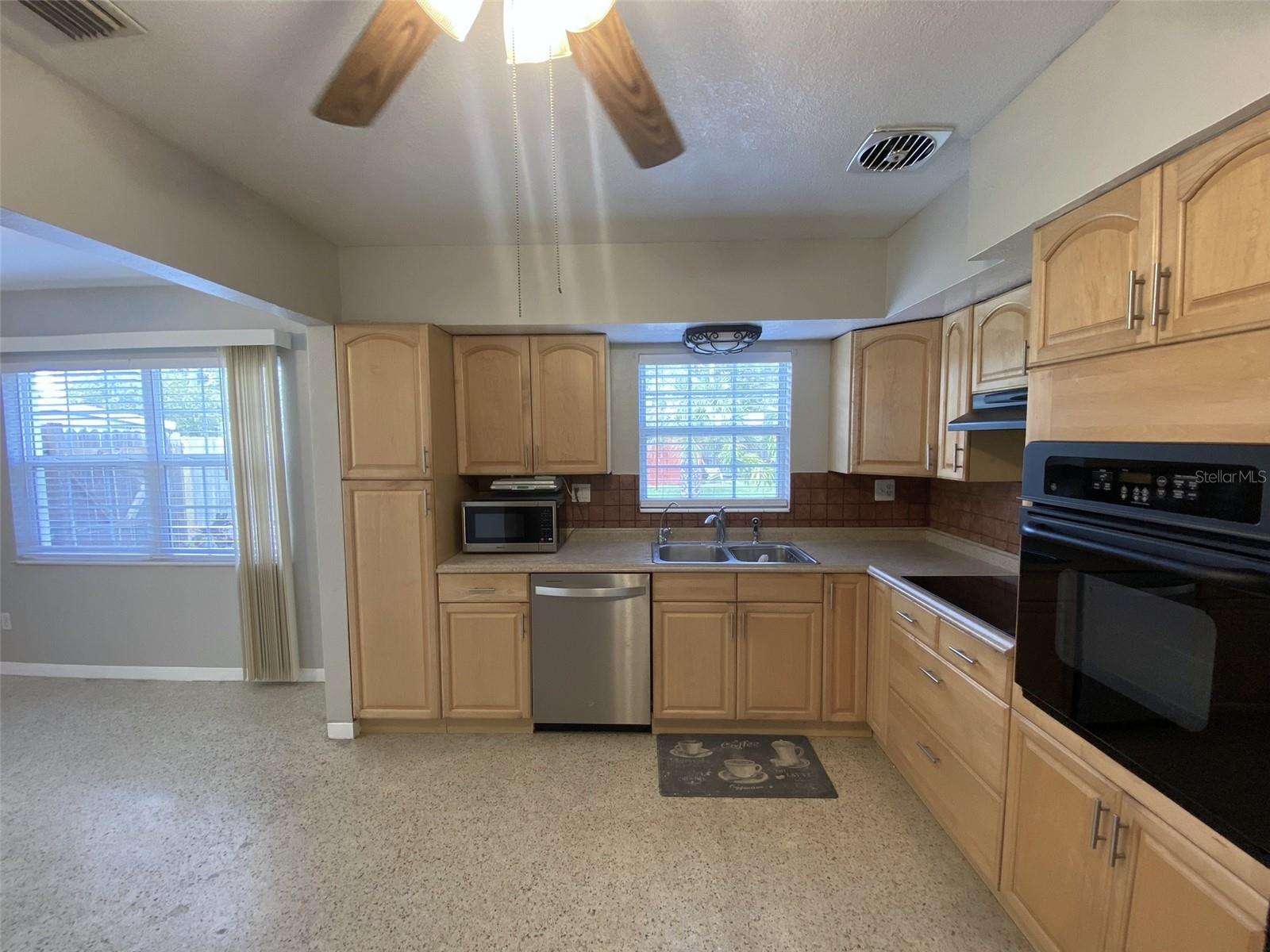 Image 14 of 68 For 5545 3rd Ave N