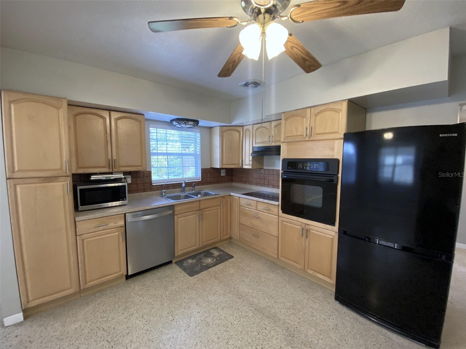 Image 15 of 68 For 5545 3rd Ave N