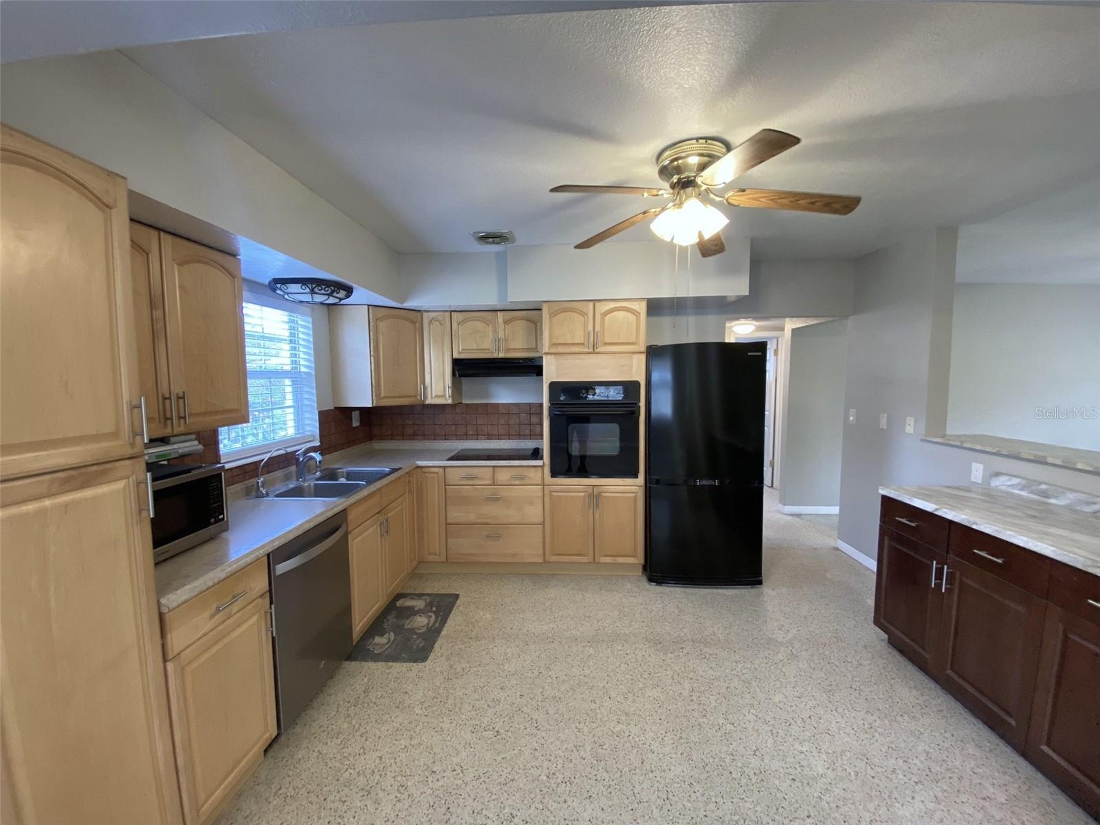 Image 16 of 68 For 5545 3rd Ave N