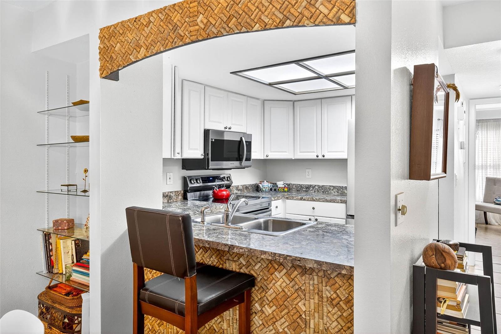 Image 16 of 40 For 7809 Niagara Avenue 2105