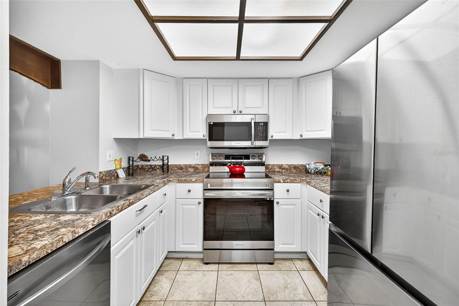 Image 17 of 40 For 7809 Niagara Avenue 2105