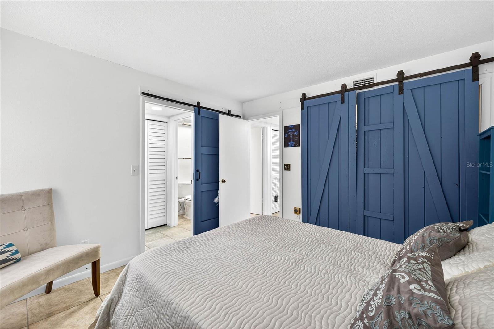 Image 23 of 40 For 7809 Niagara Avenue 2105