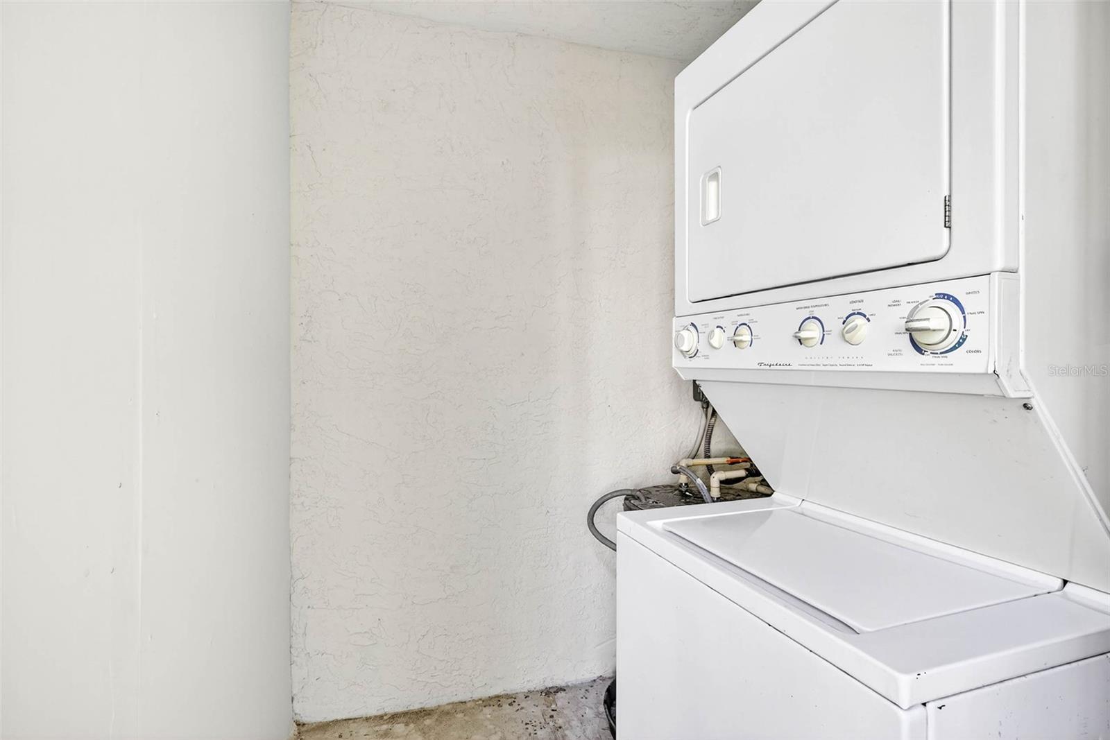 Image 29 of 40 For 7809 Niagara Avenue 2105
