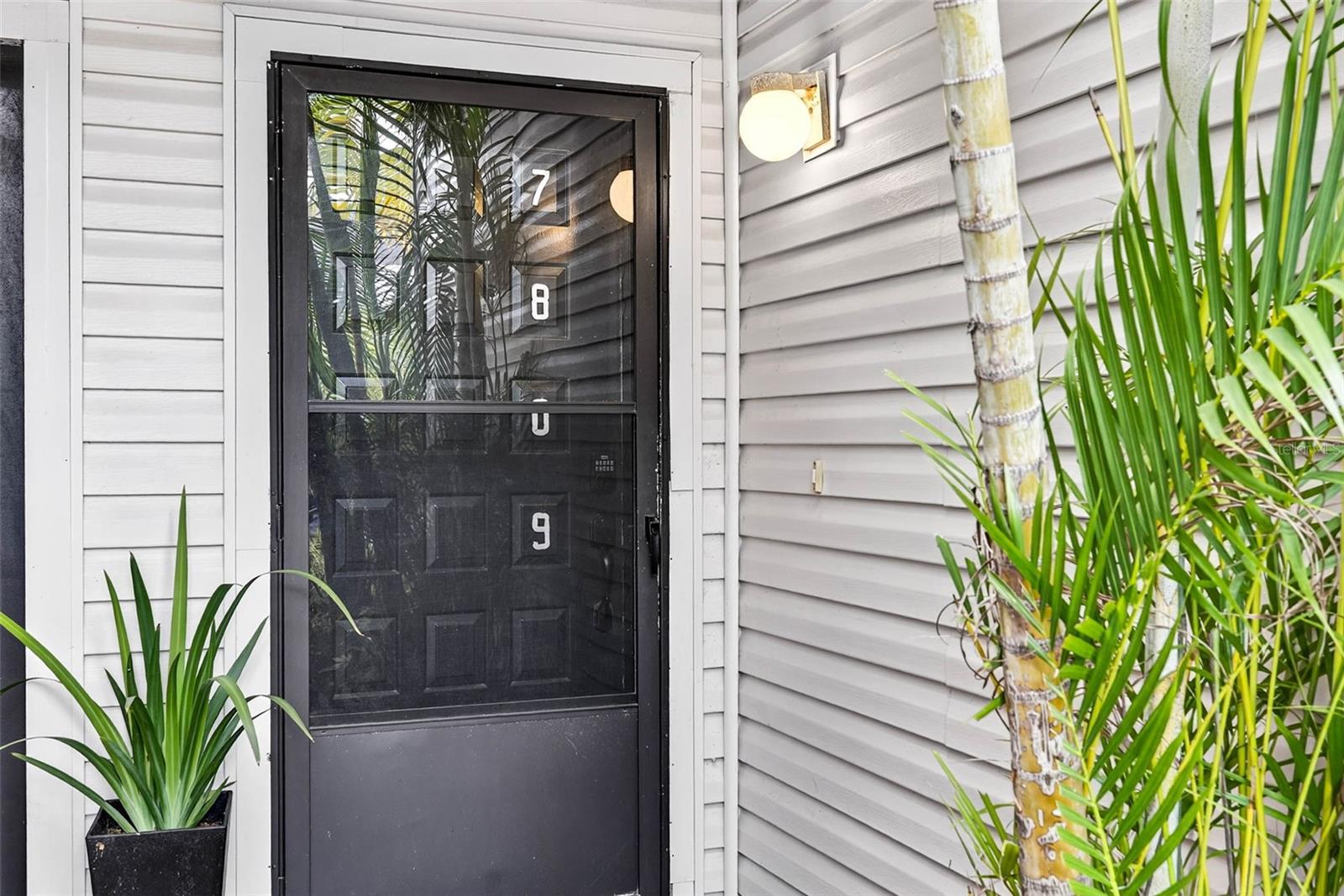 Image 3 of 40 For 7809 Niagara Avenue 2105
