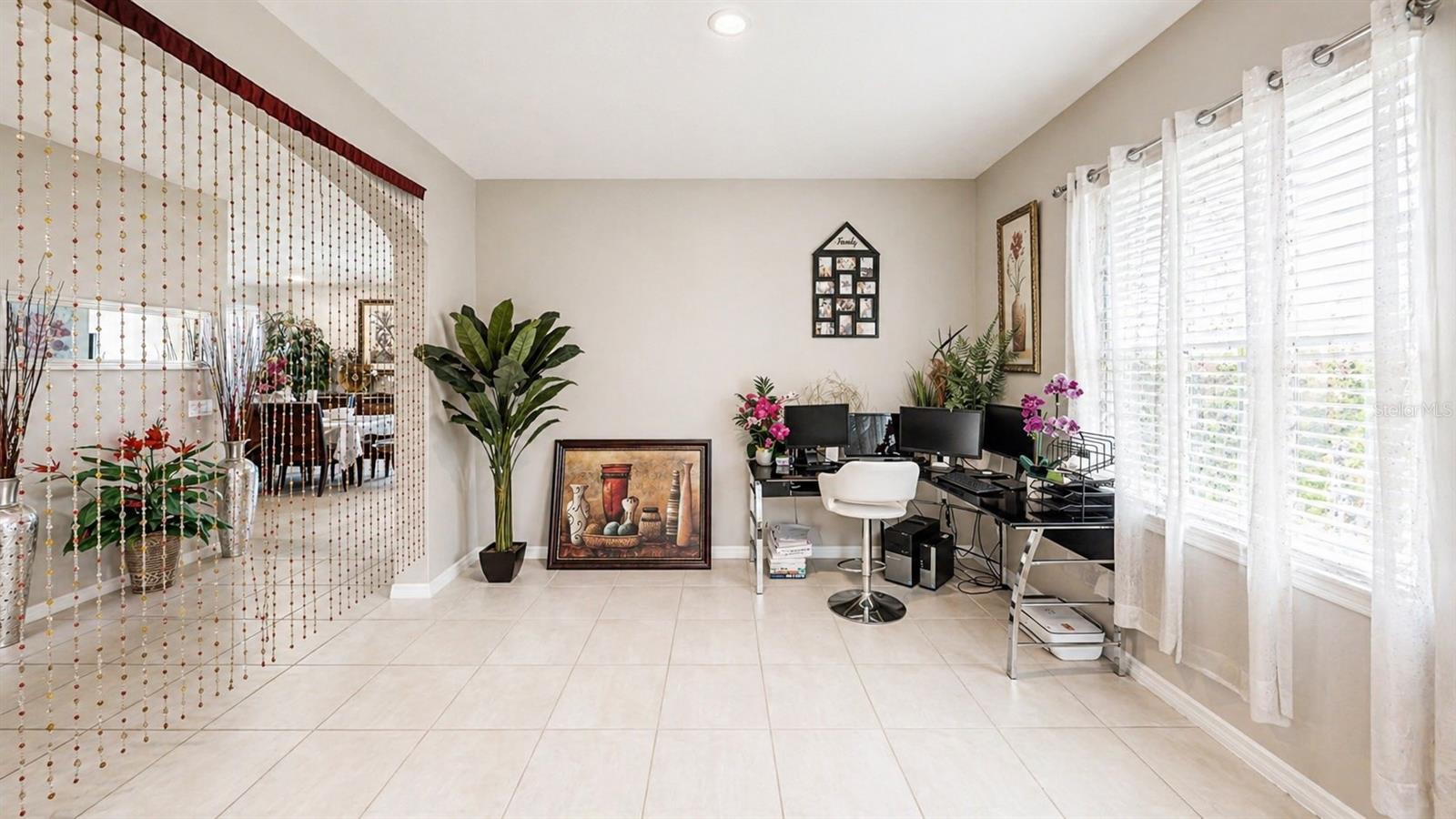 Image 3 of 26 For 472 6th Avenue Nw
