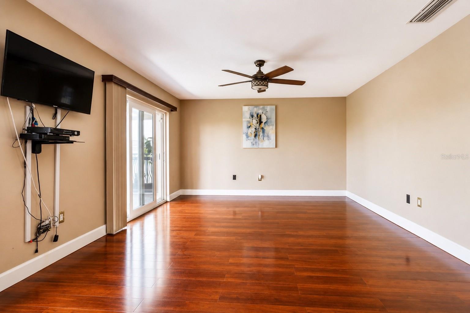 Image 6 of 18 For 8804 Bay Pointe Drive 204