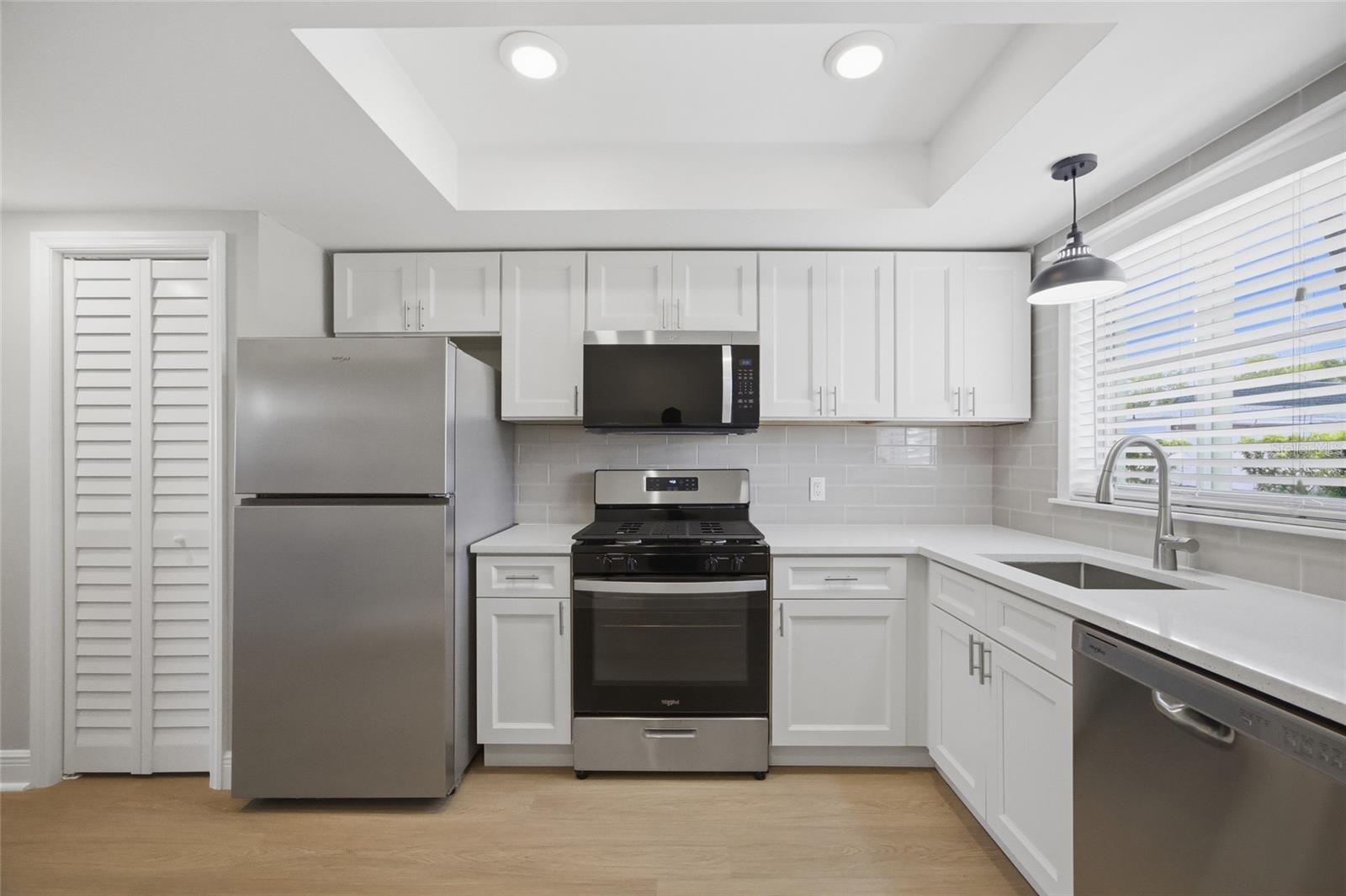 Image 14 of 40 For 1819 Shore Drive S 103