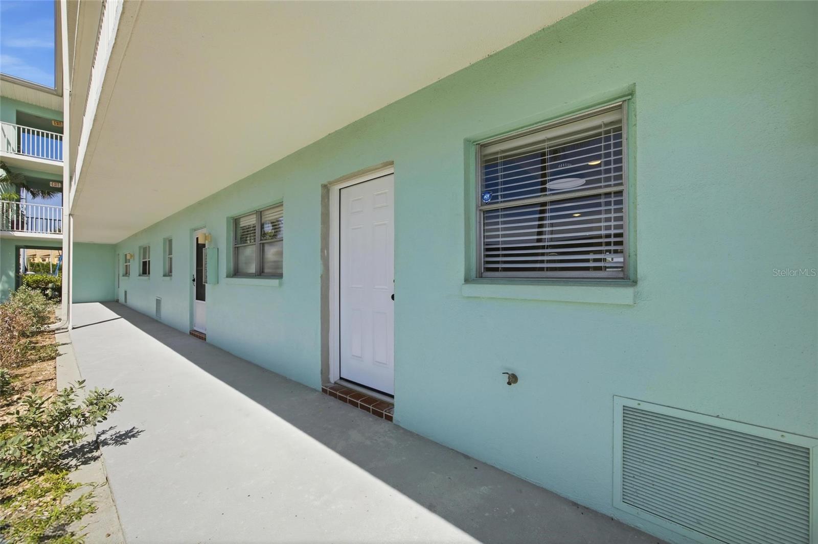 Image 36 of 40 For 1819 Shore Drive S 103