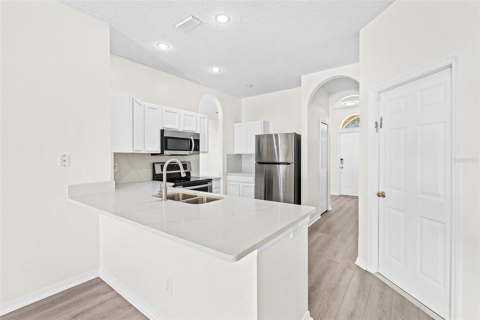 Image 4 of 12 For 10301 Beneva Drive