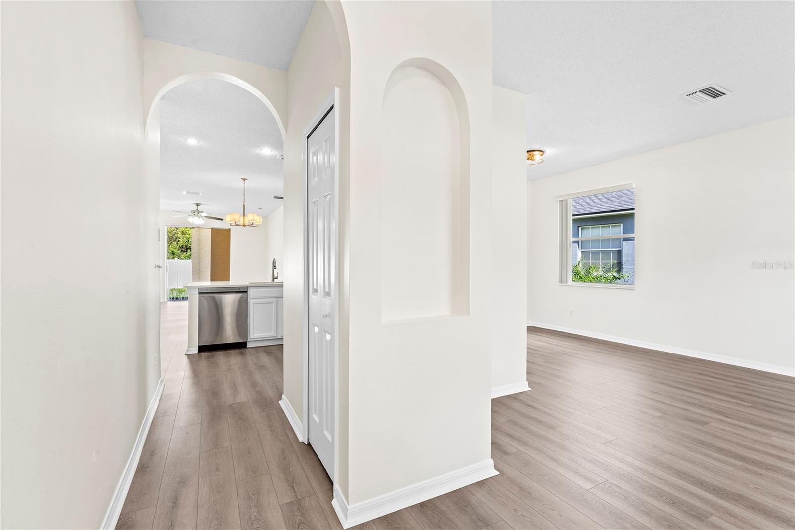 Image 6 of 12 For 10301 Beneva Drive