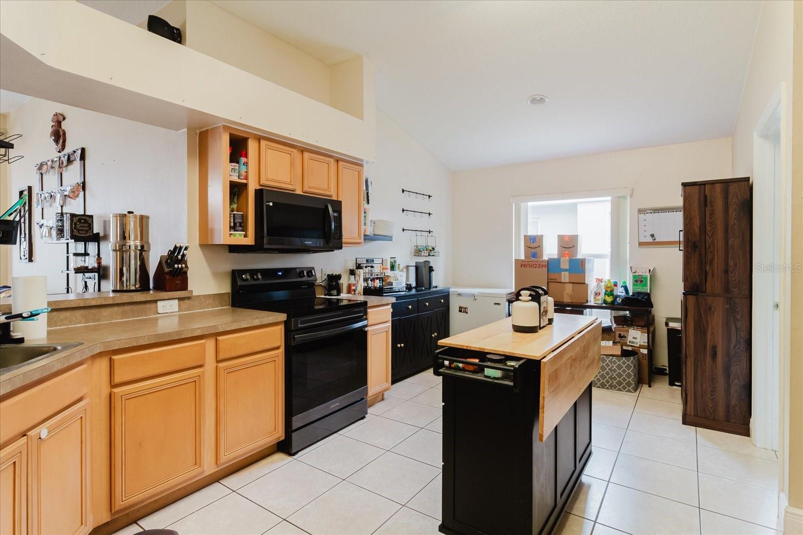 Image 22 of 66 For 9817 White Barn Way