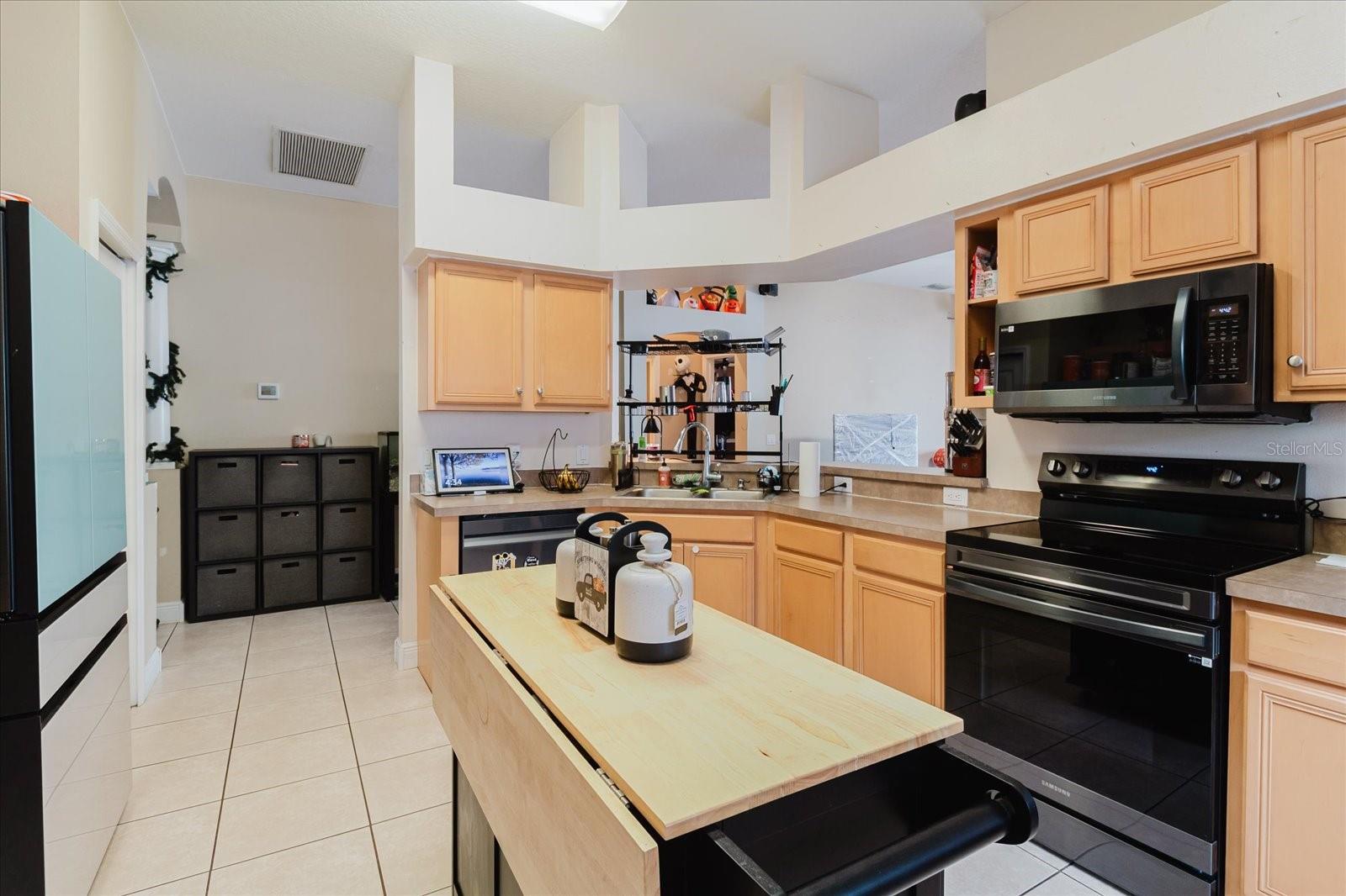 Image 23 of 66 For 9817 White Barn Way