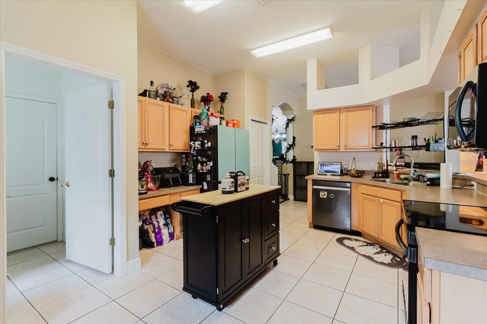 Image 24 of 66 For 9817 White Barn Way