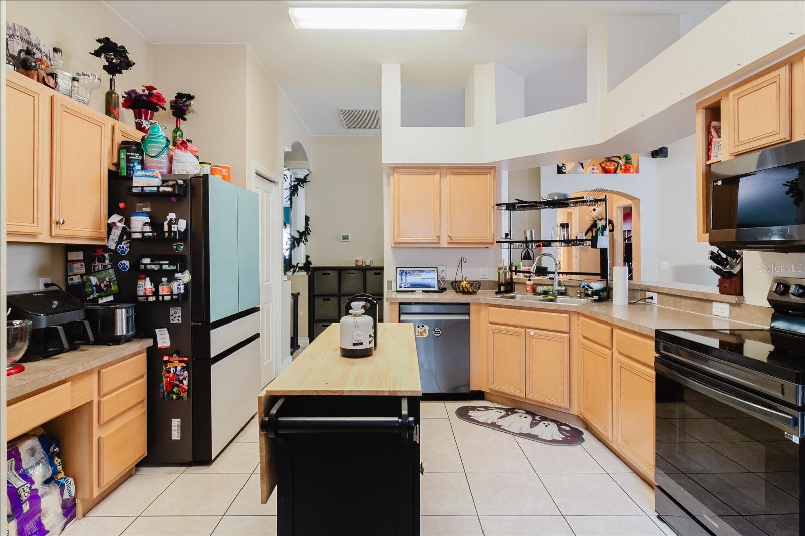 Image 3 of 66 For 9817 White Barn Way