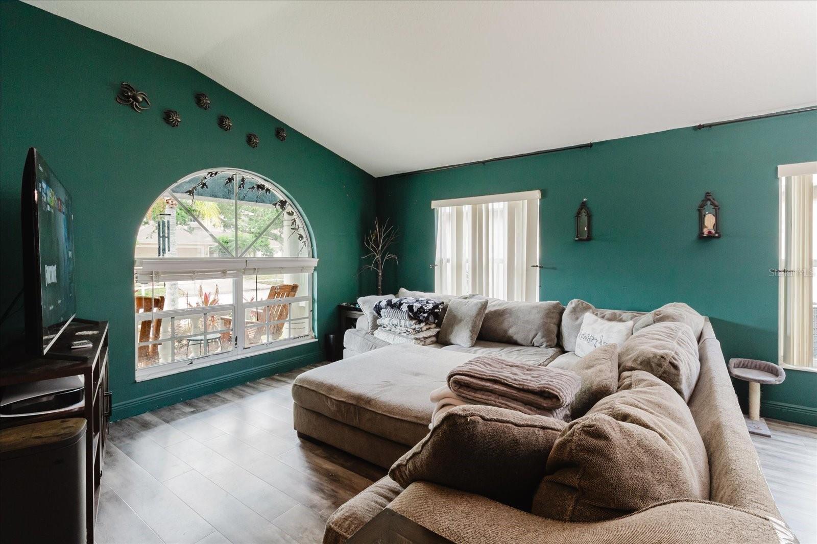 Image 4 of 66 For 9817 White Barn Way