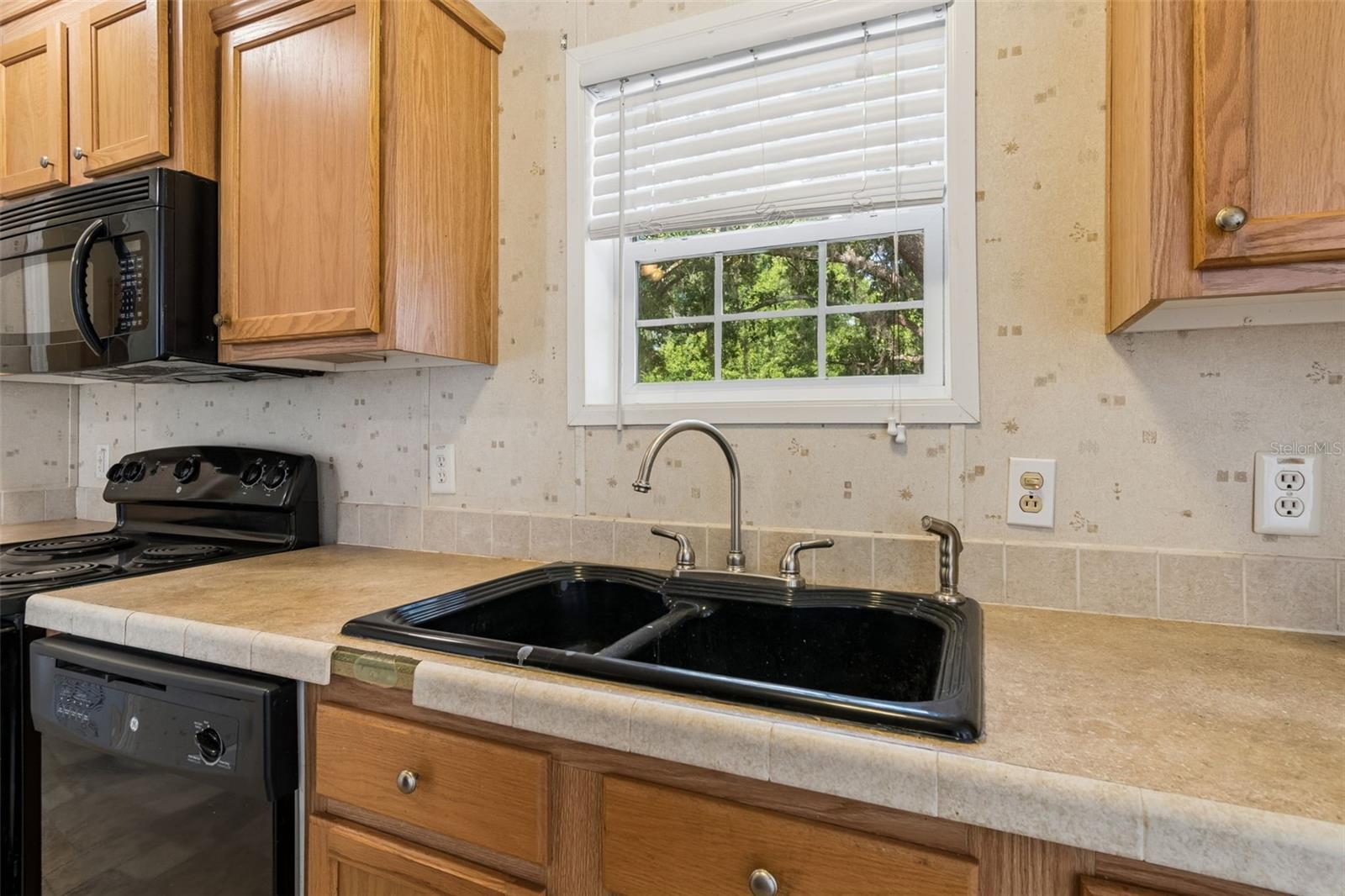Image 15 of 66 For 6735 Ravenwood Street