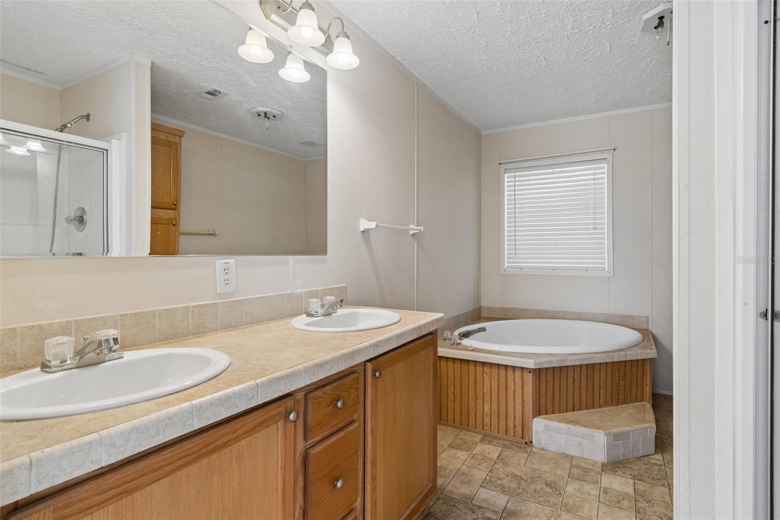 Image 36 of 66 For 6735 Ravenwood Street