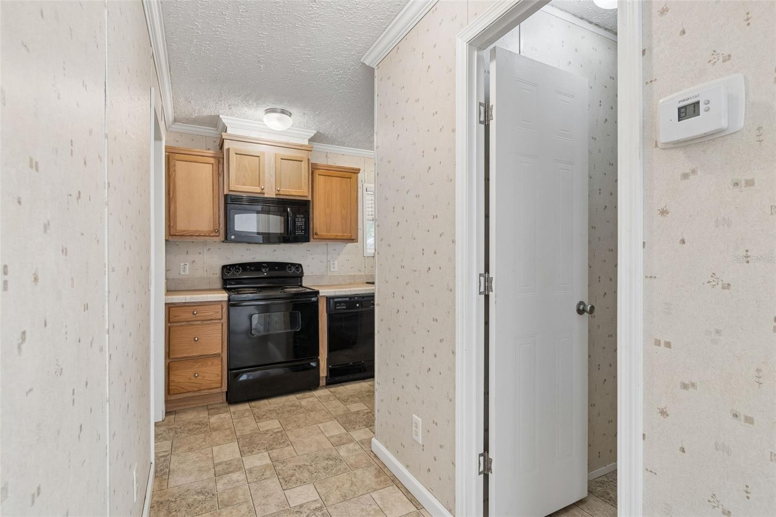 Image 39 of 66 For 6735 Ravenwood Street