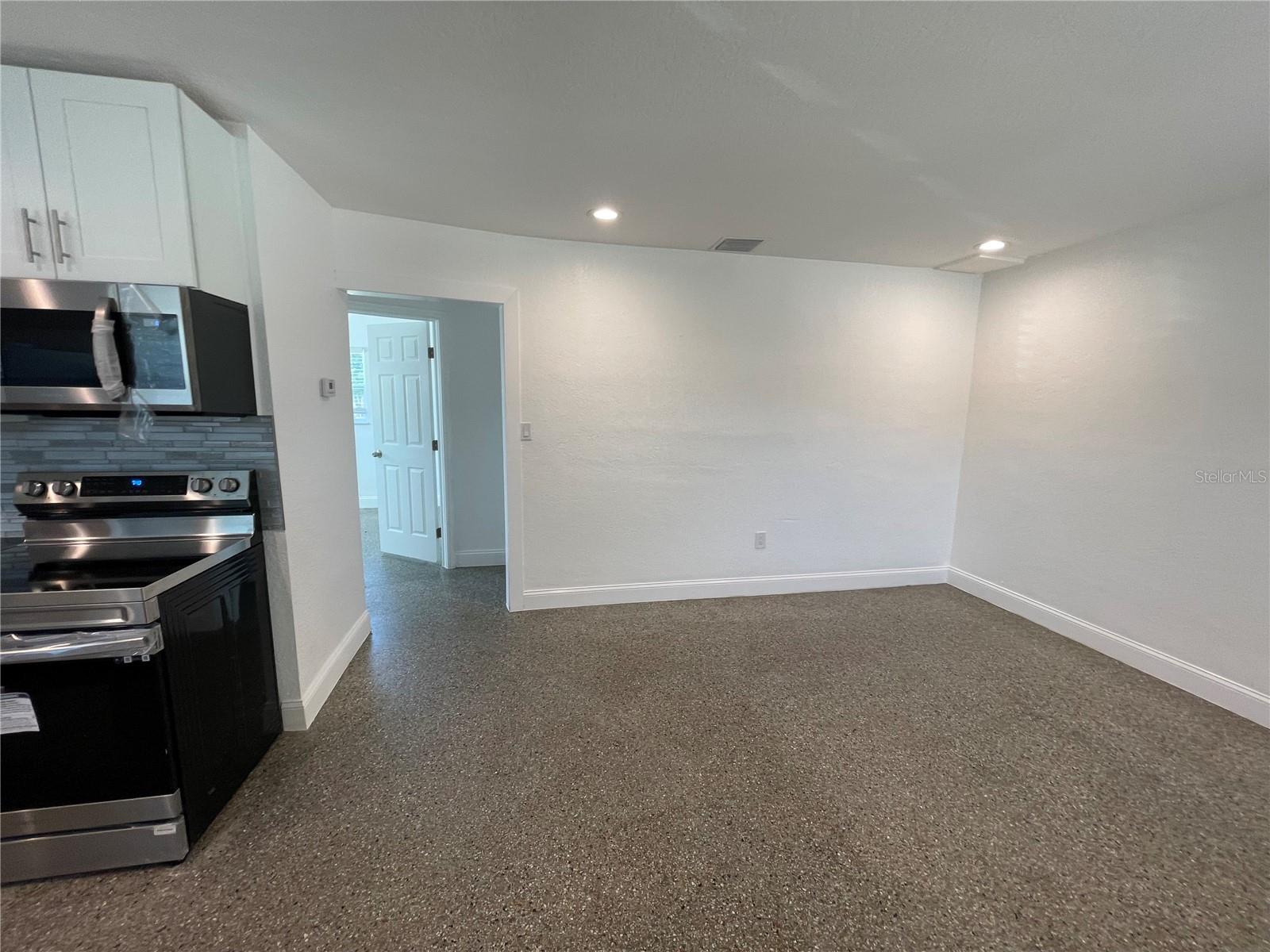 Image 3 of 15 For 1147 Alma Street