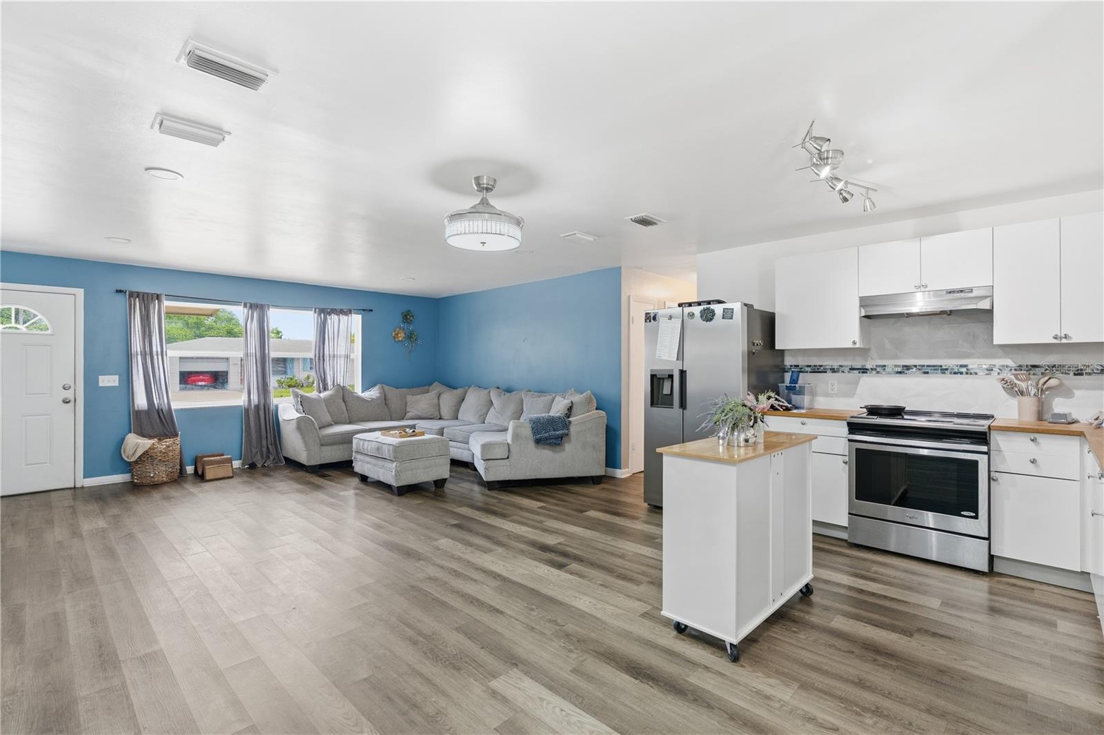 Image 4 of 16 For 1609 Clearview Avenue