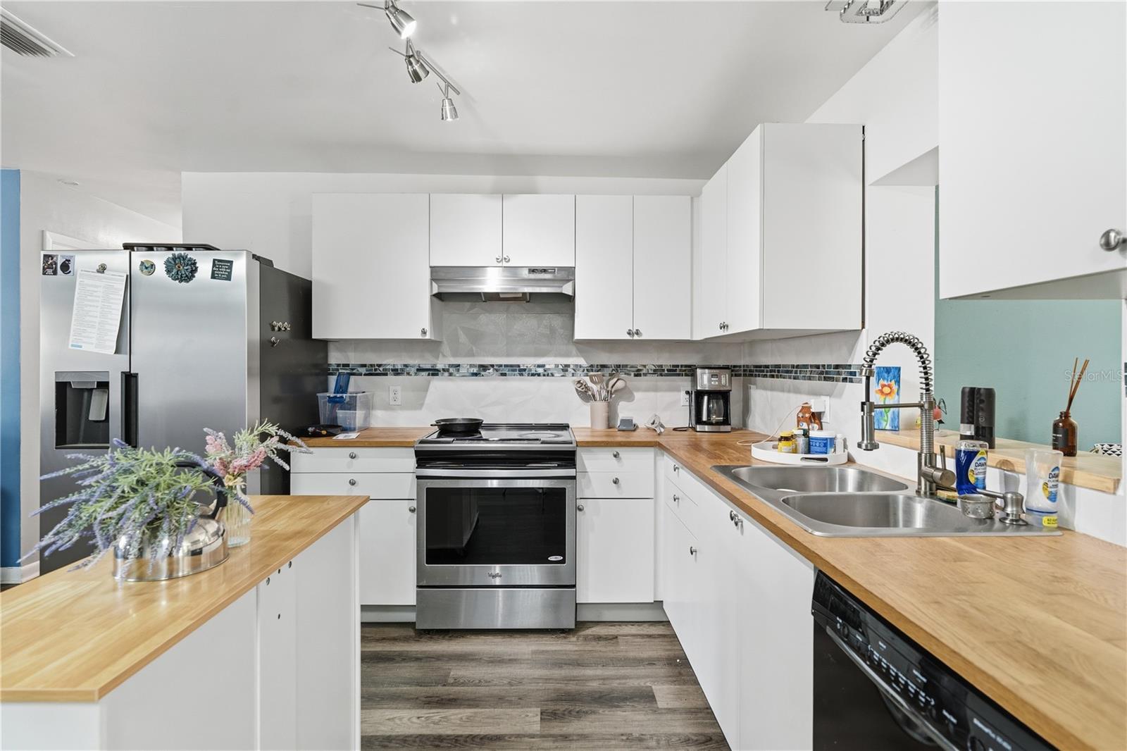 Image 5 of 16 For 1609 Clearview Avenue