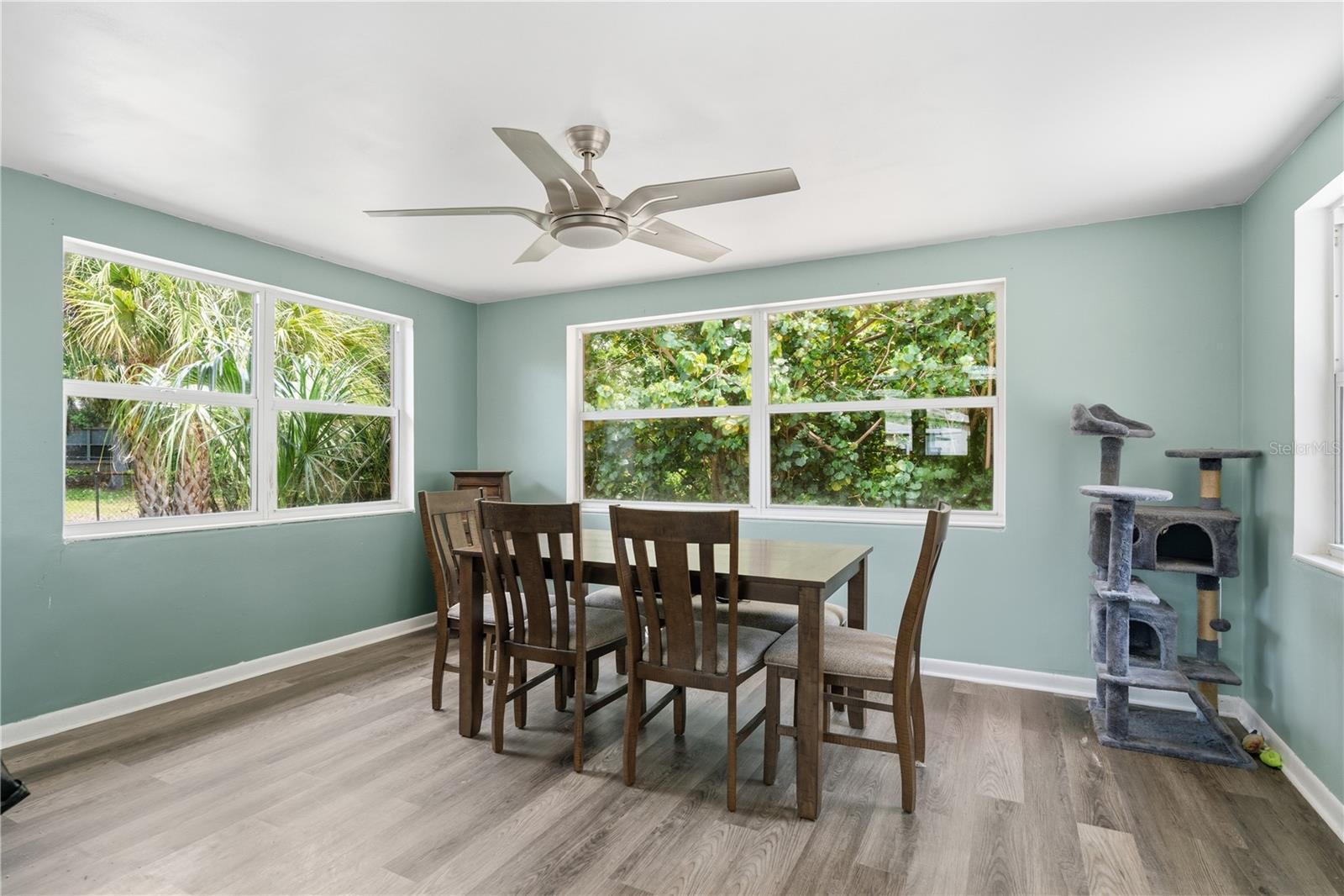 Image 7 of 16 For 1609 Clearview Avenue