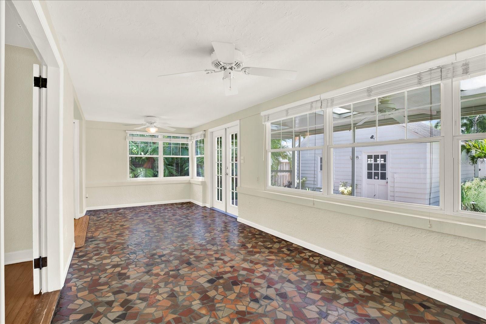 Image 12 of 53 For 156 21st Avenue Ne