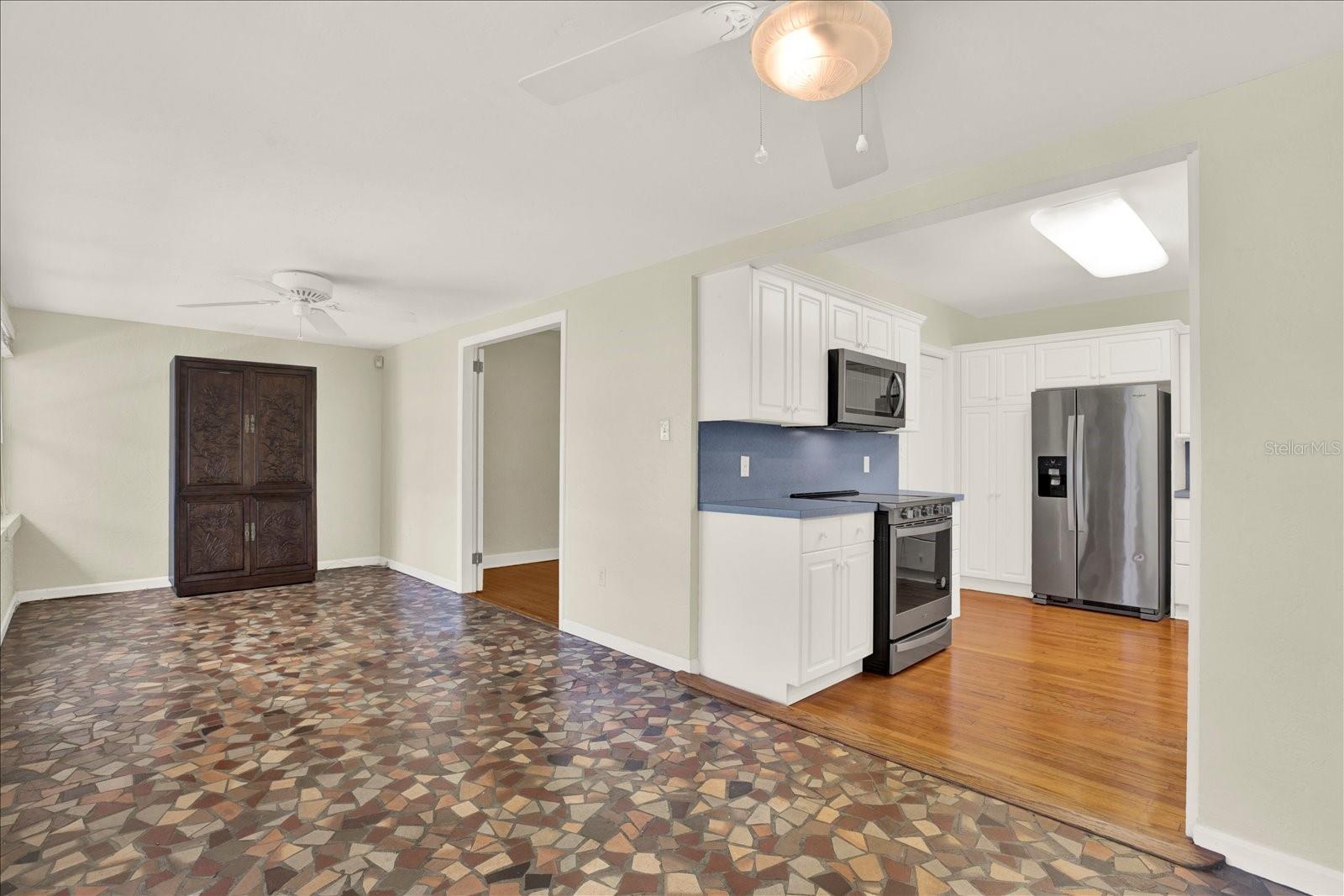 Image 14 of 53 For 156 21st Avenue Ne
