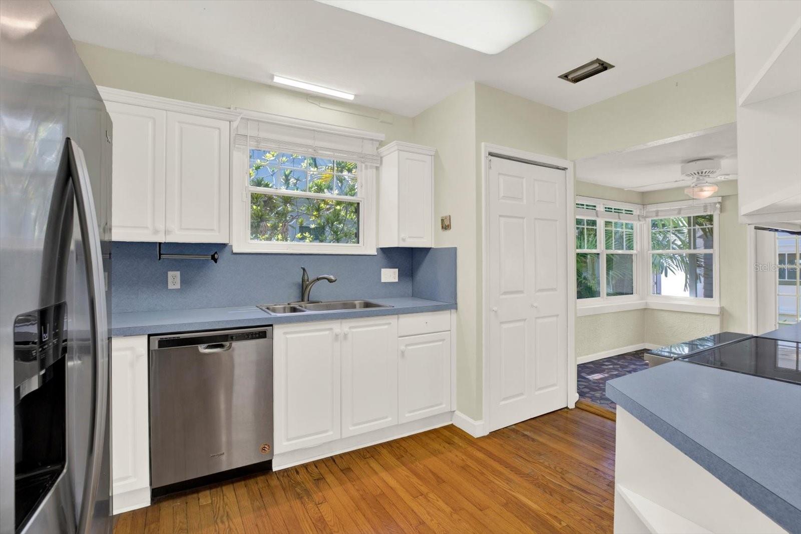 Image 17 of 53 For 156 21st Avenue Ne