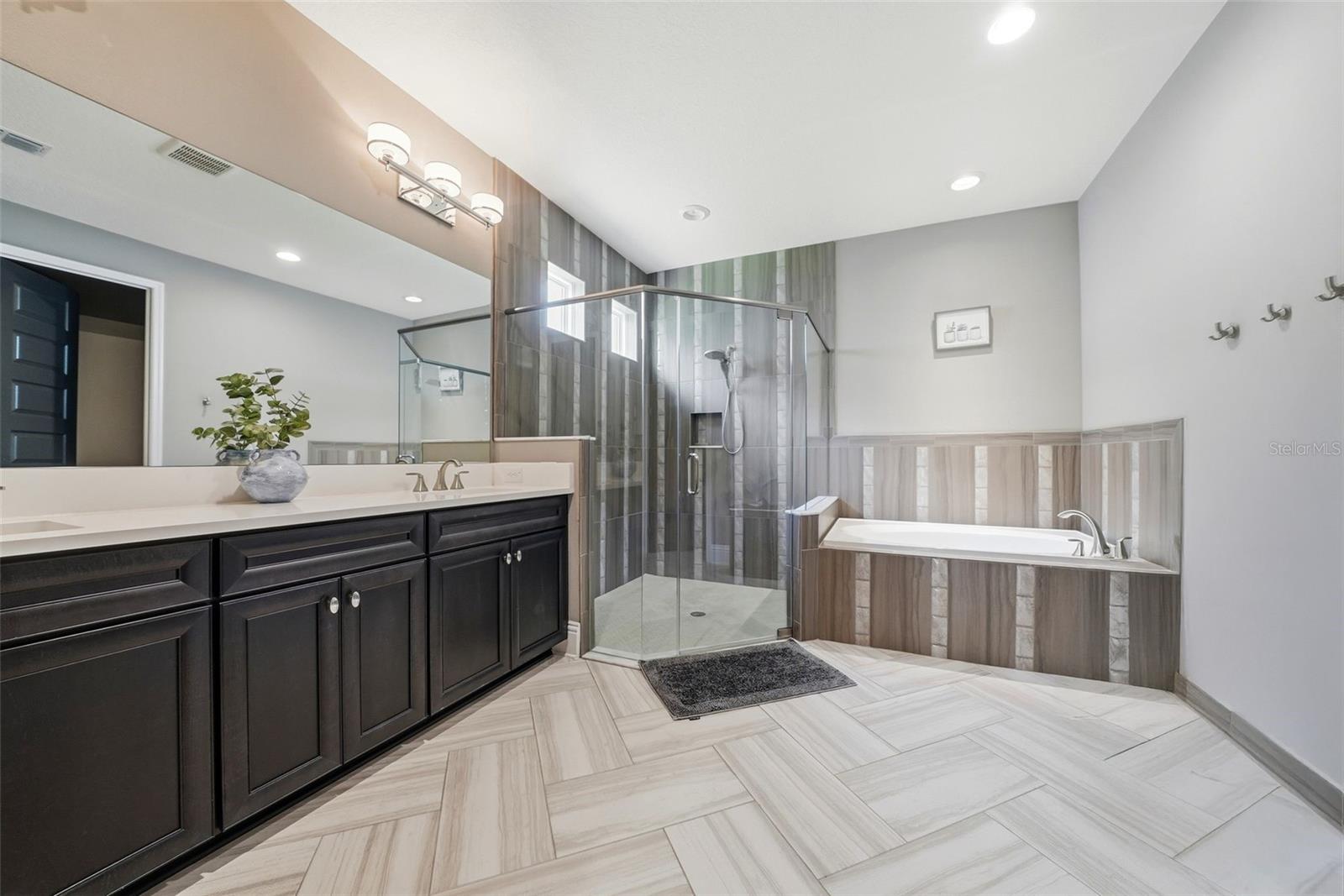 Image 29 of 82 For 7224 Graybrook Drive