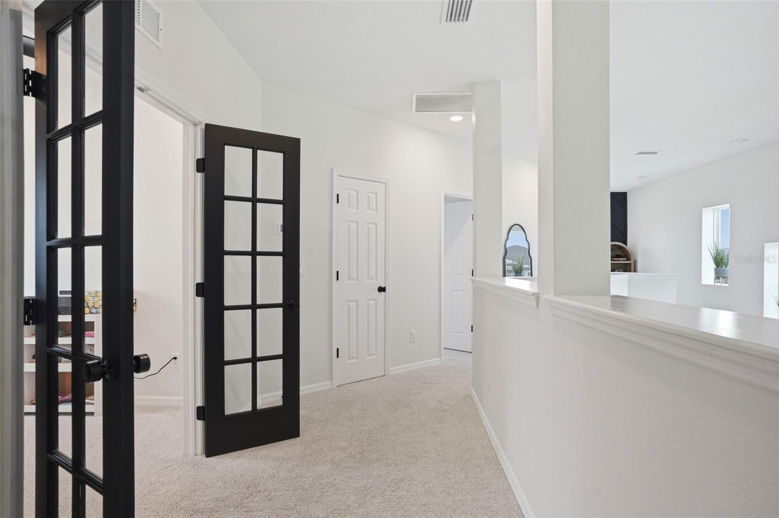 Image 12 of 99 For 3567 Front Park Drive