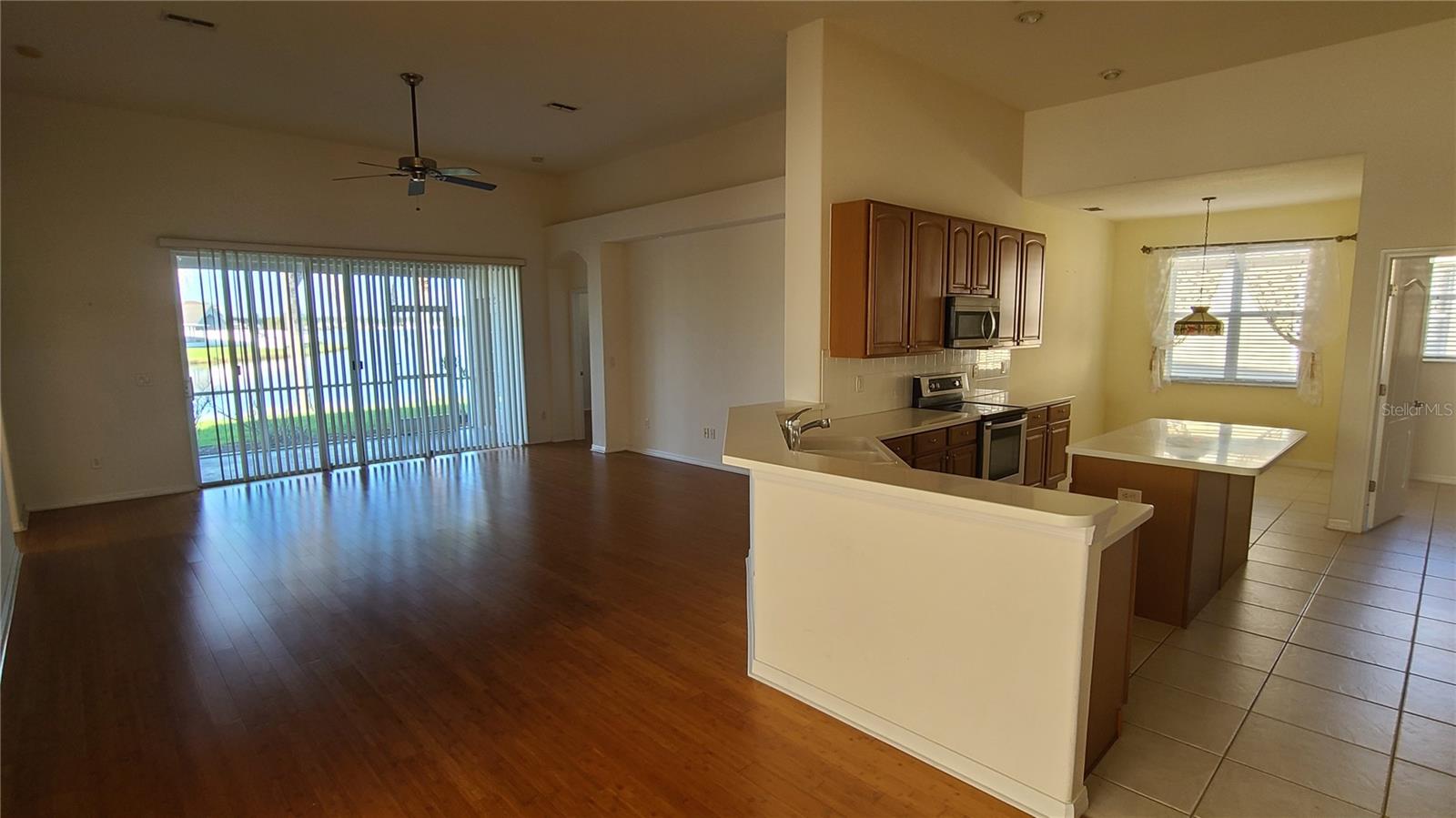 Image 13 of 21 For 31422 Bridgegate Drive