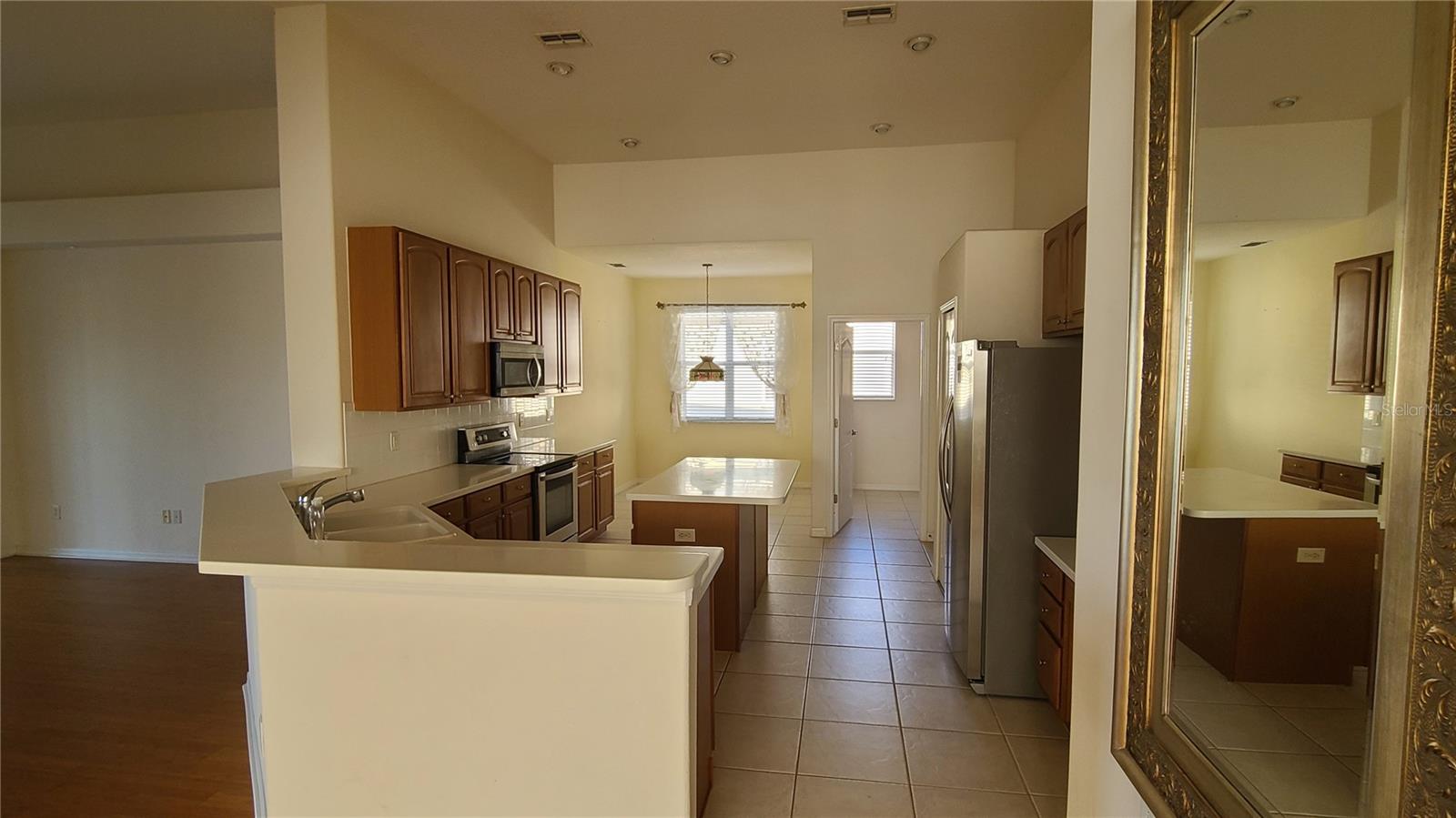 Image 15 of 21 For 31422 Bridgegate Drive
